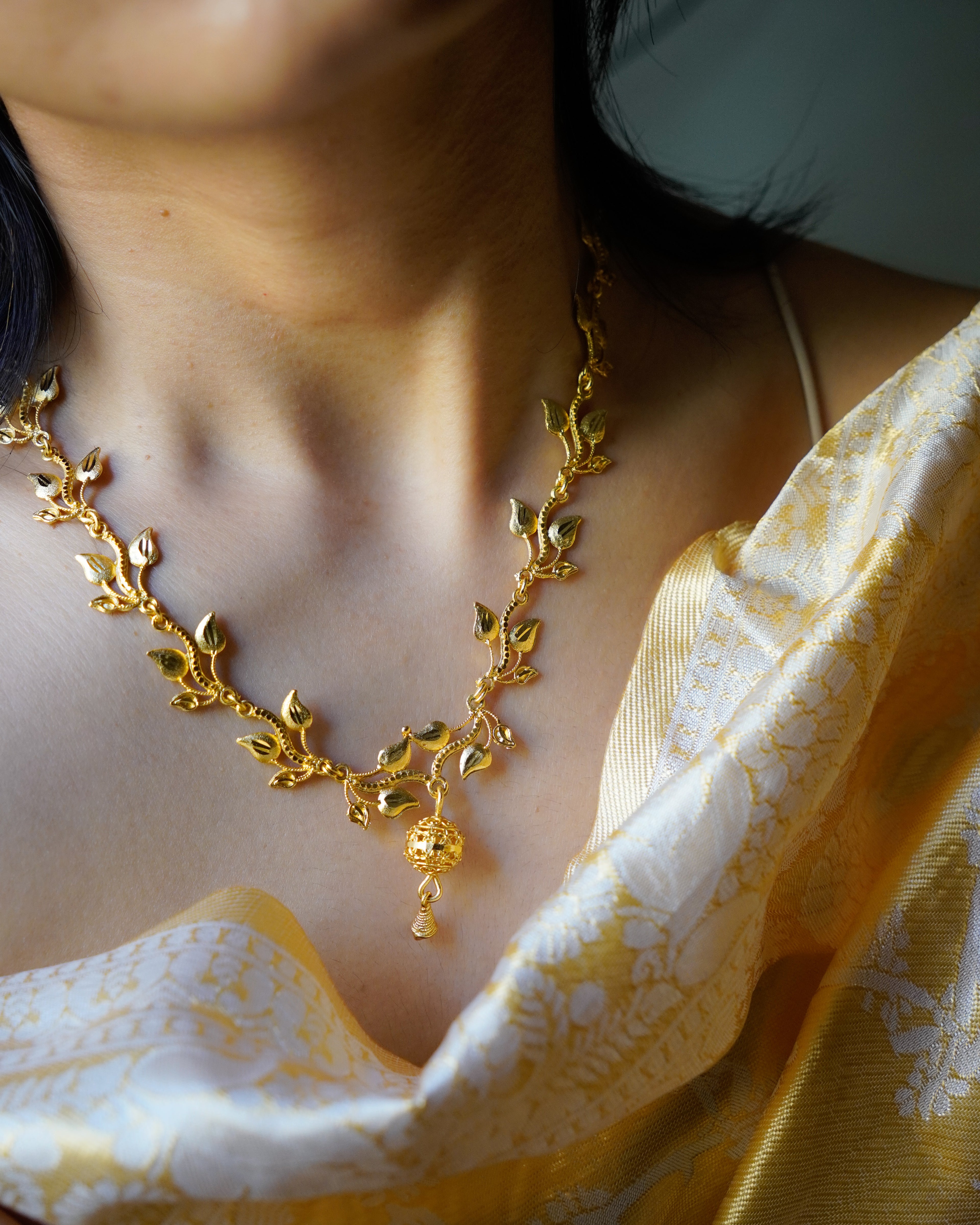 ORO-Royal Leaf Pattern Gold Necklace Set