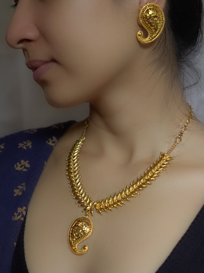 ORO-Splendid Intricate Gold Necklace Set