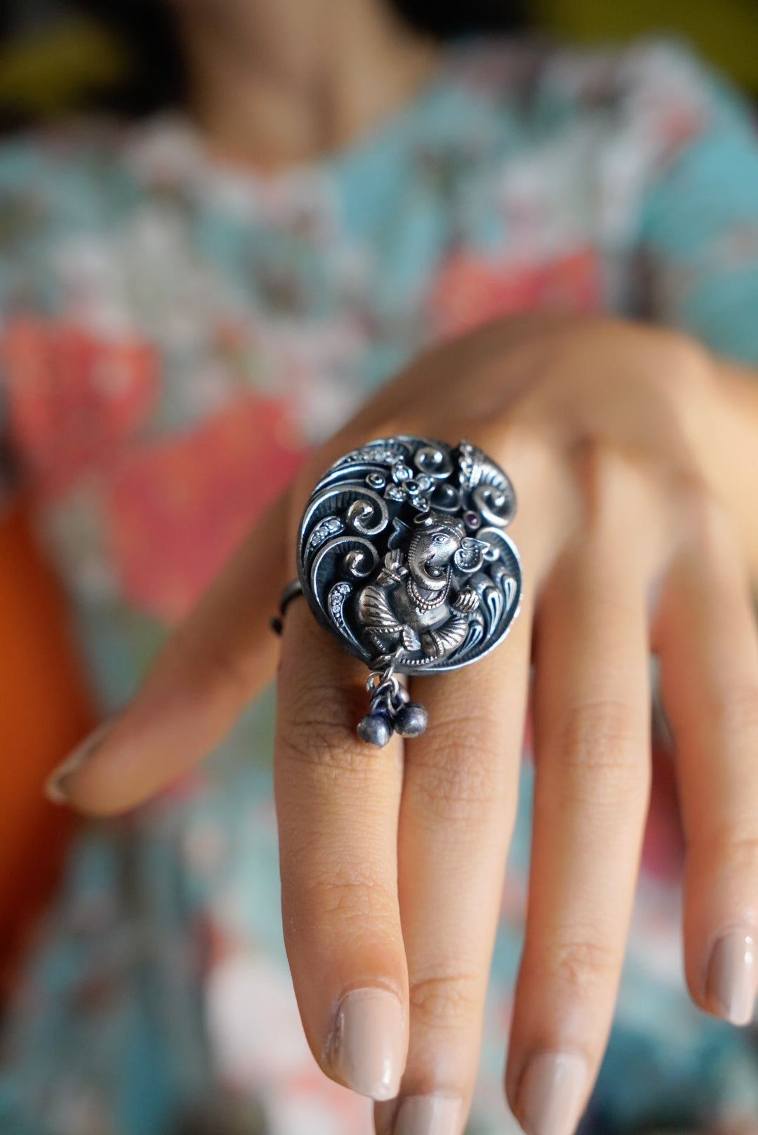 Anassa-Ganesh Gleaming Radiant Ring
