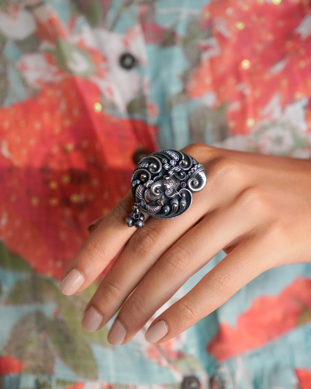 Anassa-Ganesh Gleaming Radiant Ring