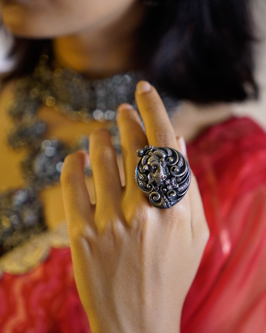 Anassa-Ganesh Gleaming Radiant Ring