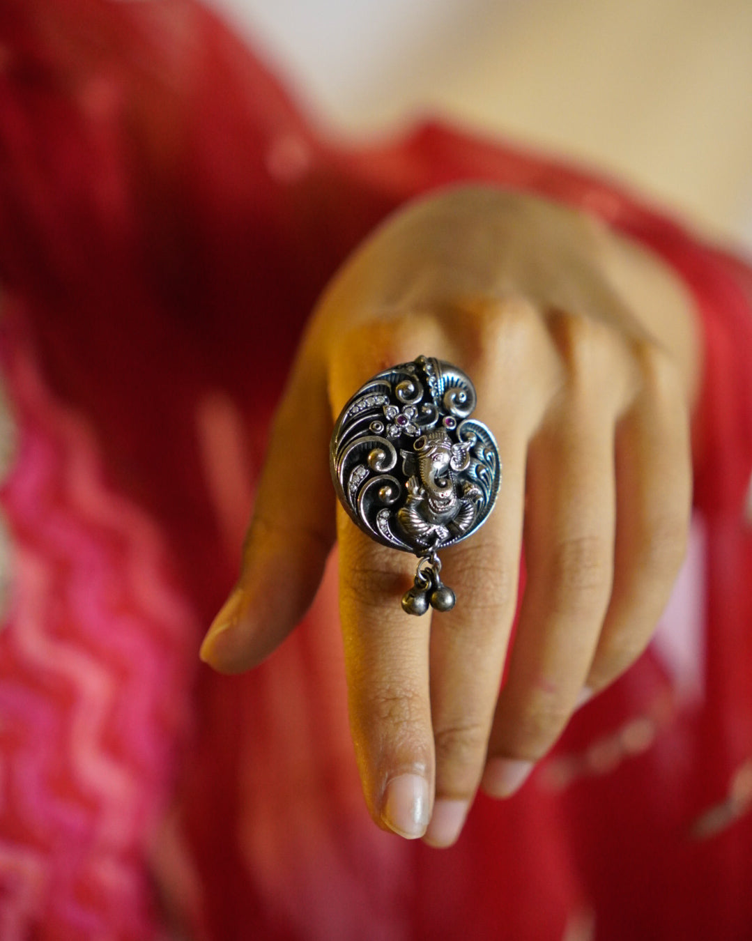 Anassa-Ganesh Gleaming Radiant Ring
