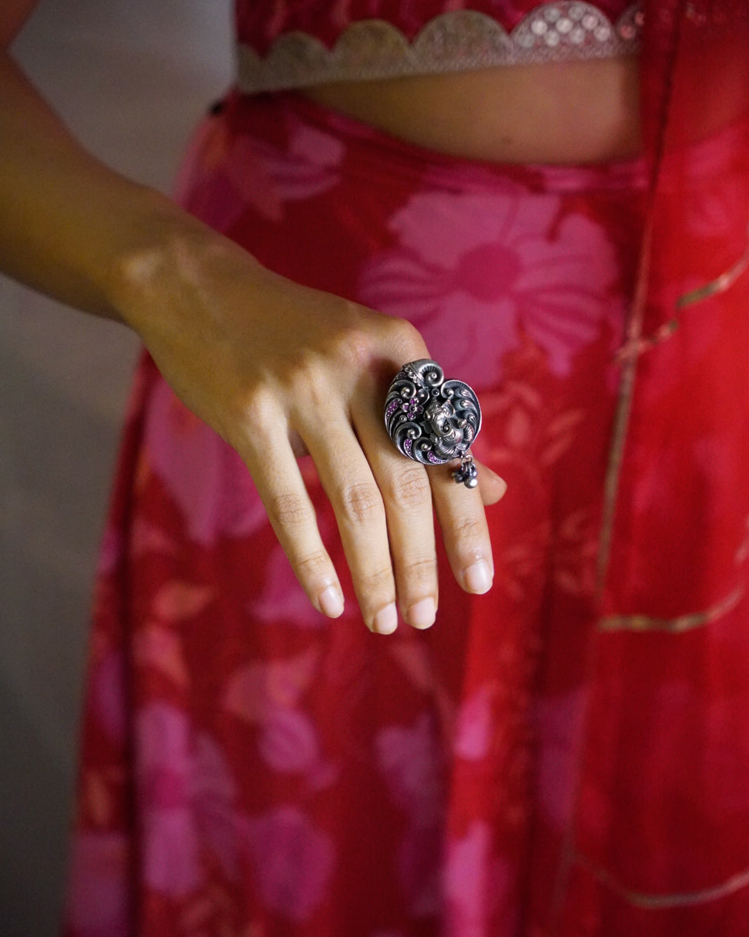 Anassa-Ganesh Gleaming Radiant Ring