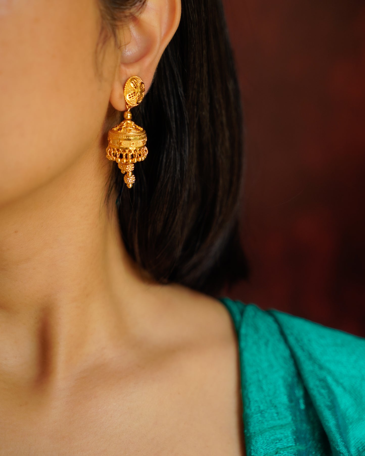 ORO-Divine Radiance Gold Jhumka Earrings