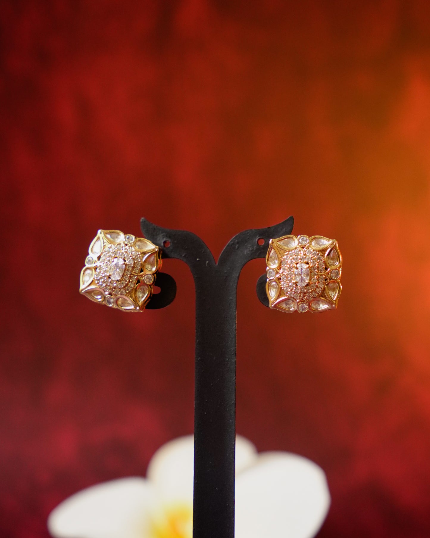 ROOP-Elegant Kundan-Style Gold-Plated Stud Earrings