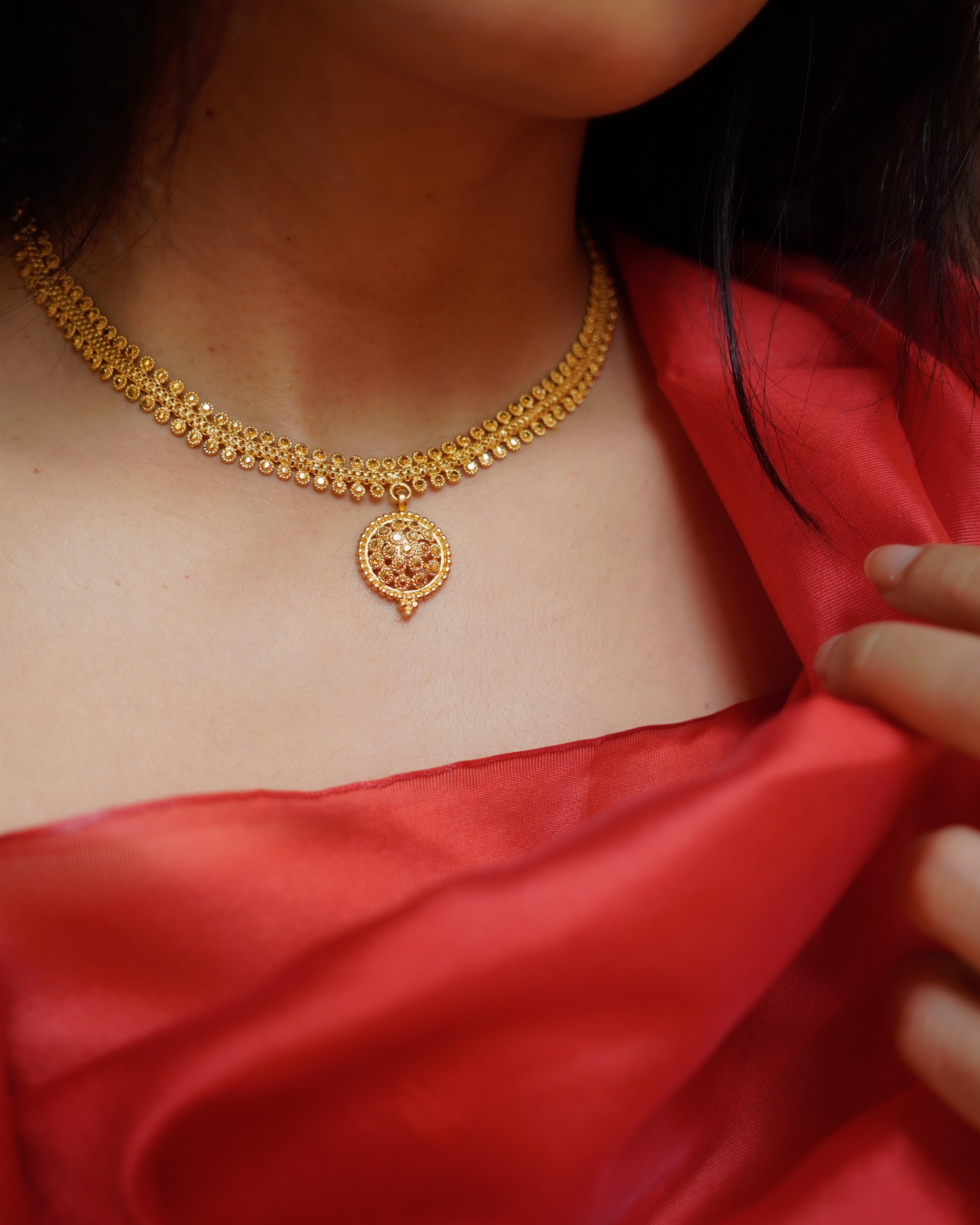 ORO-Alluring Gold Necklace Set