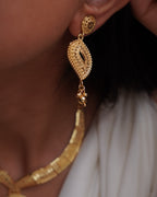 ORO- Traditional Paisley Necklace Set with Earrings