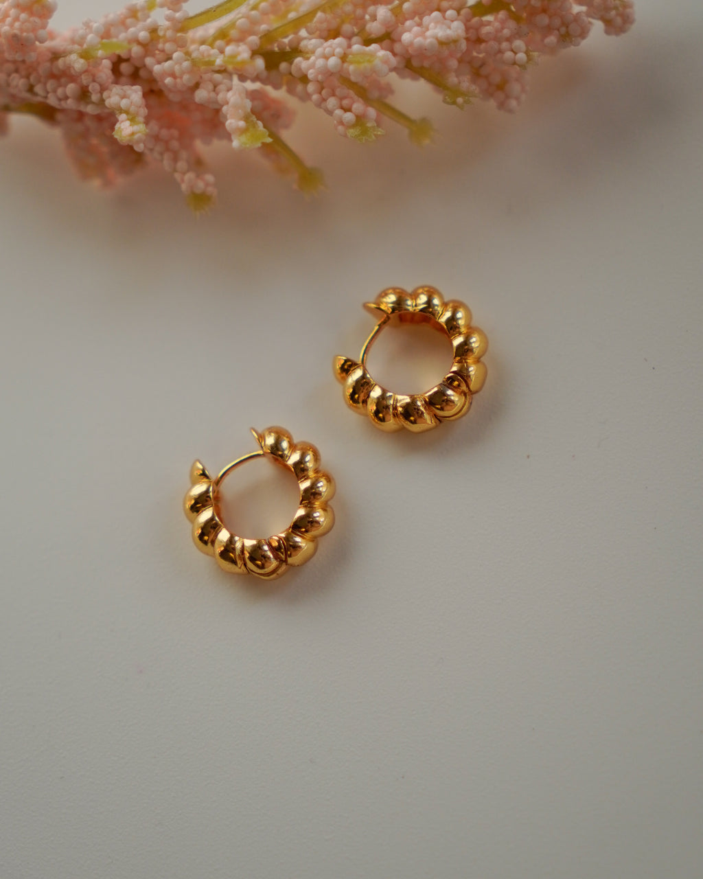 FLORA-Minimal Gold Hoop Earrings for Women | Everyday Lightweight Hoops