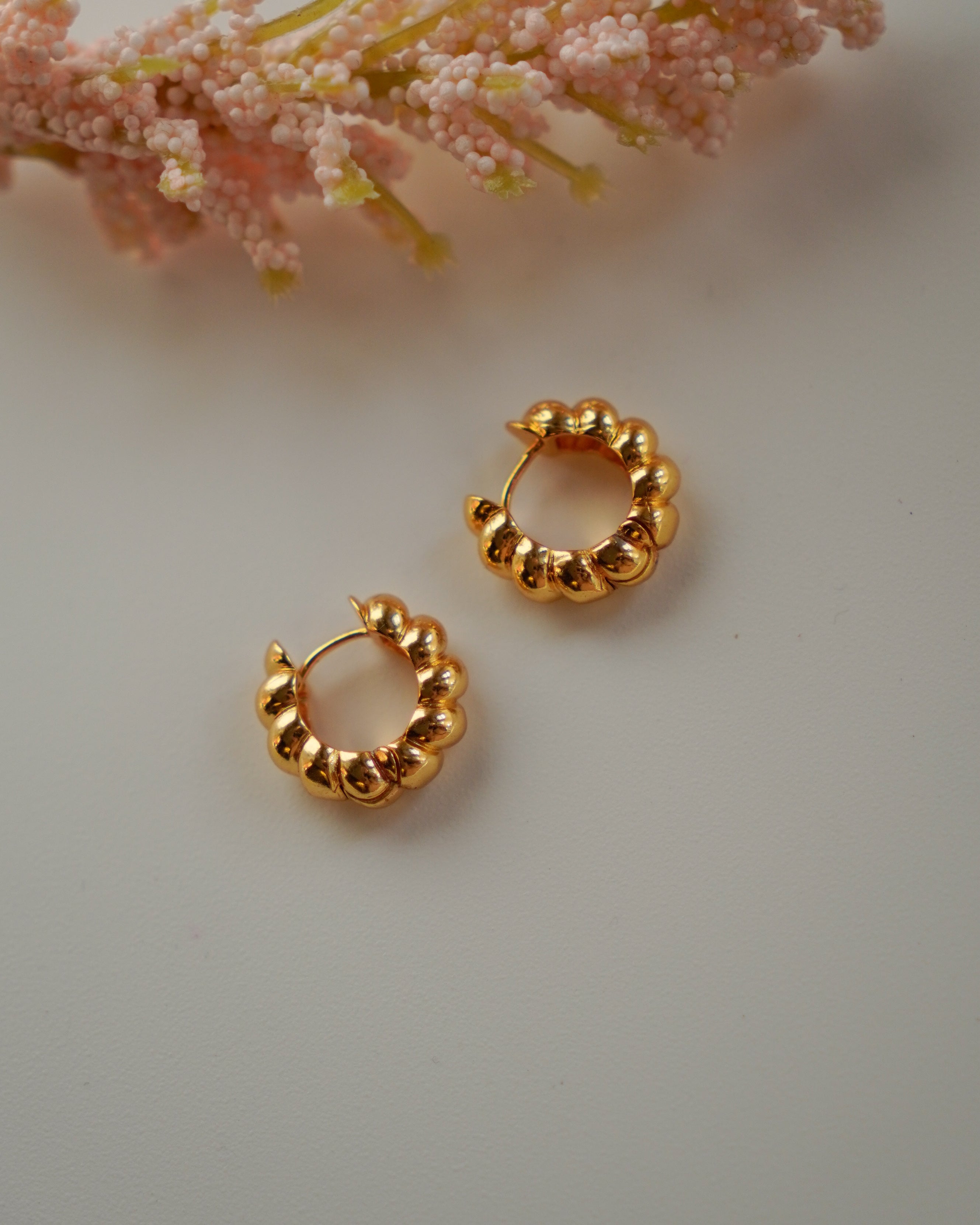 FLORA-Minimal Gold Hoop Earrings for Women | Everyday Lightweight Hoops