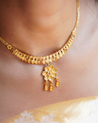 ORO- Gold Plated Flower Pendant Necklace & Earring Set