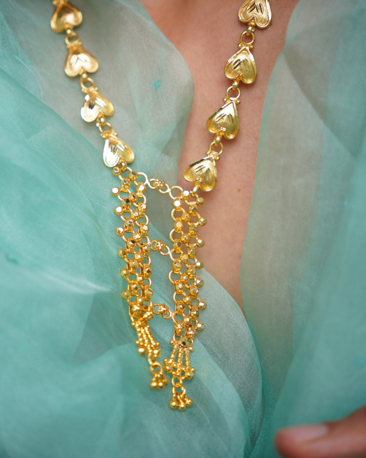 ORO- Flora Heart Motif Gold Plated Necklace & Earrings Set