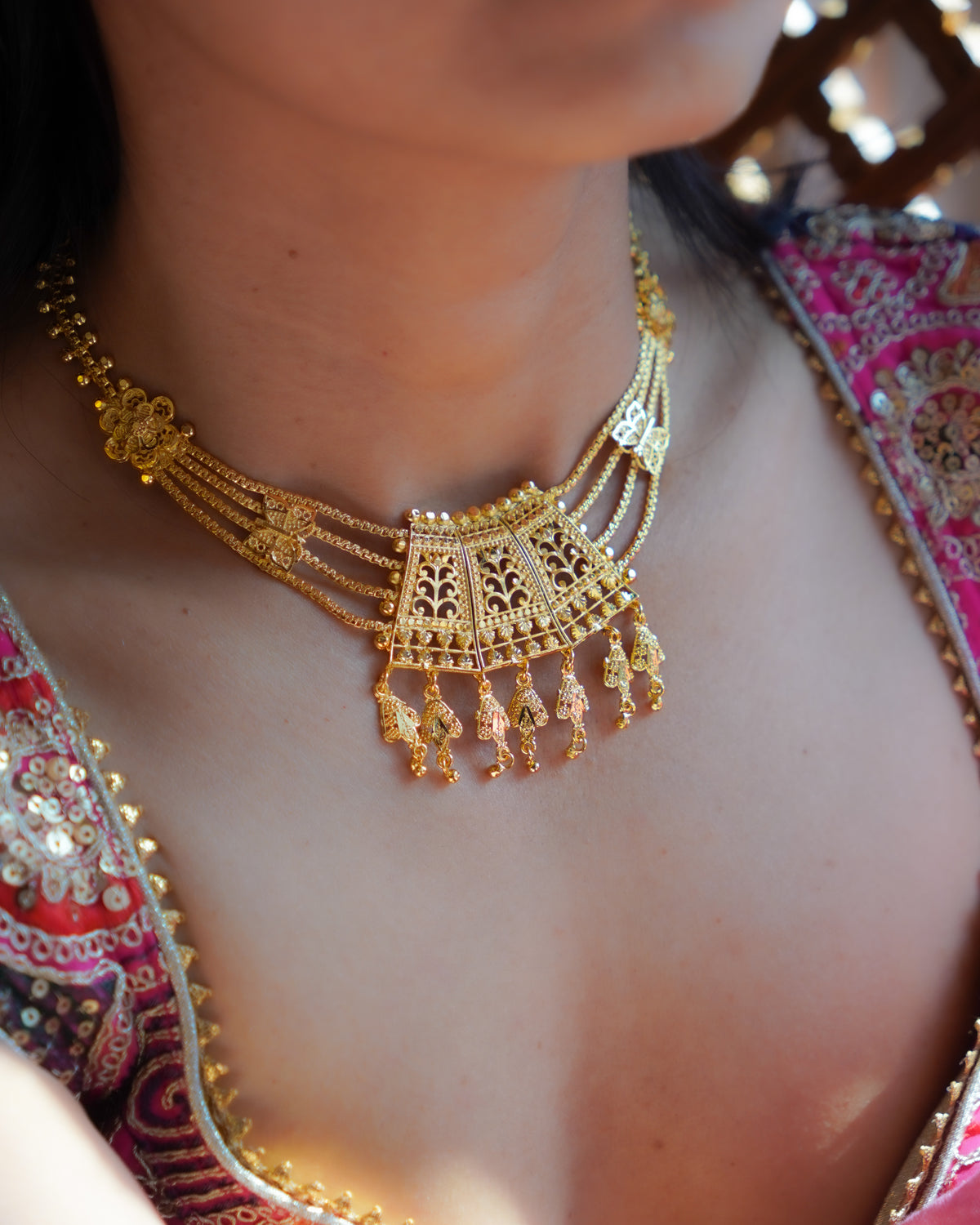 ORO-Opulent Floral Gold Necklace Set