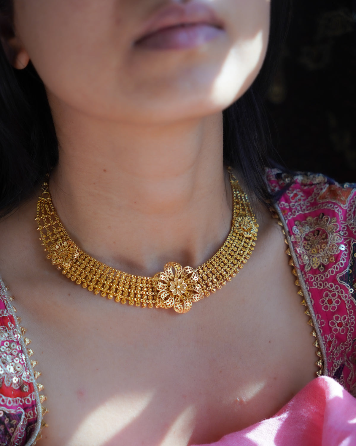 ORO- Gold Flower Necklace with Earrings