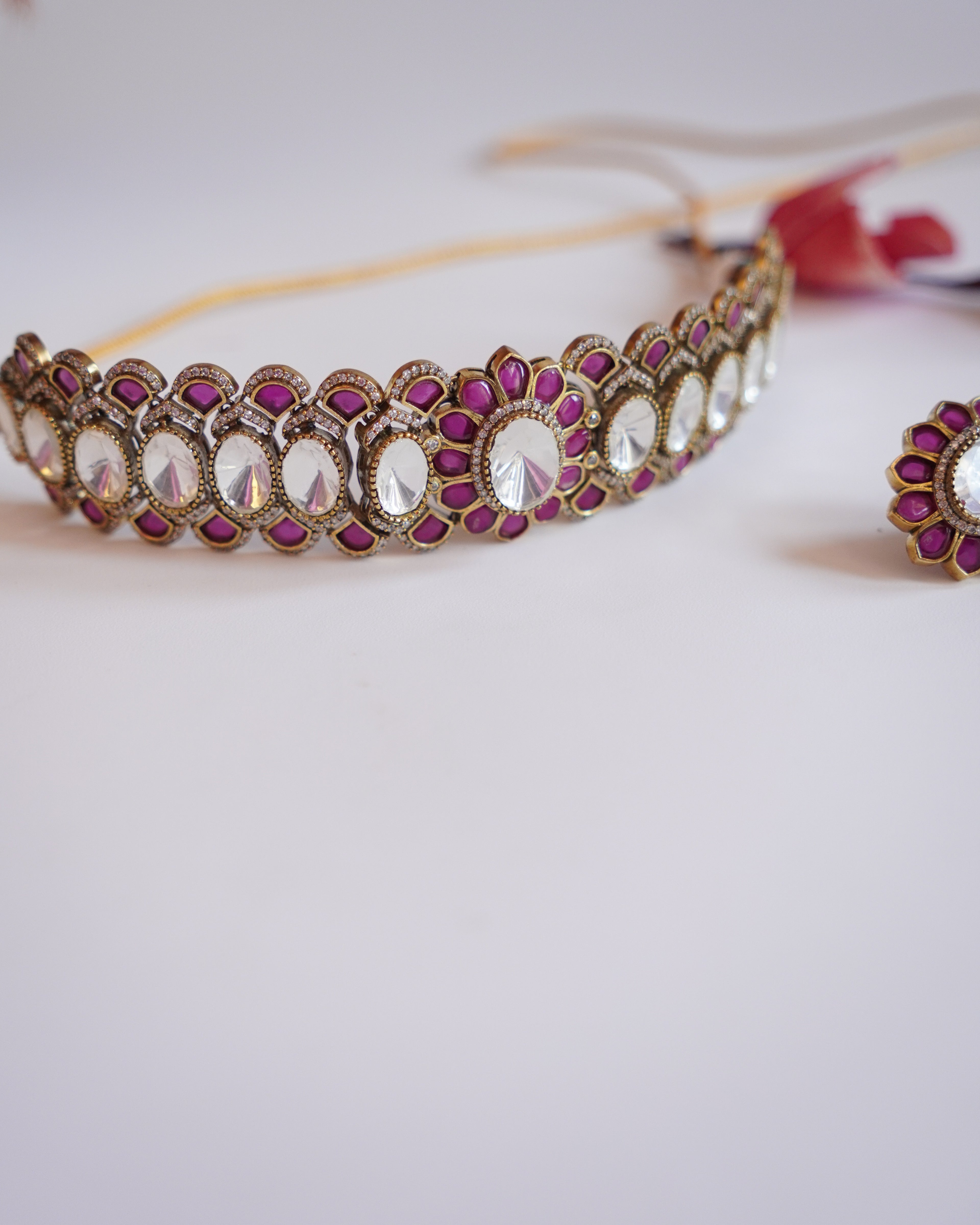 ZIKHIN- Maharani Splendor Elegant Choker Set