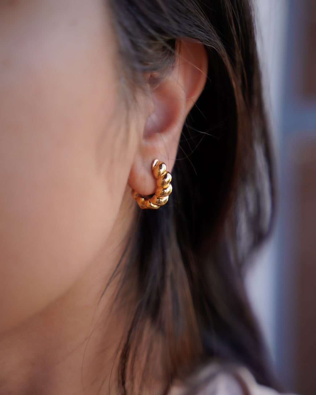 FLORA-Minimal Gold Hoop Earrings for Women | Everyday Lightweight Hoops