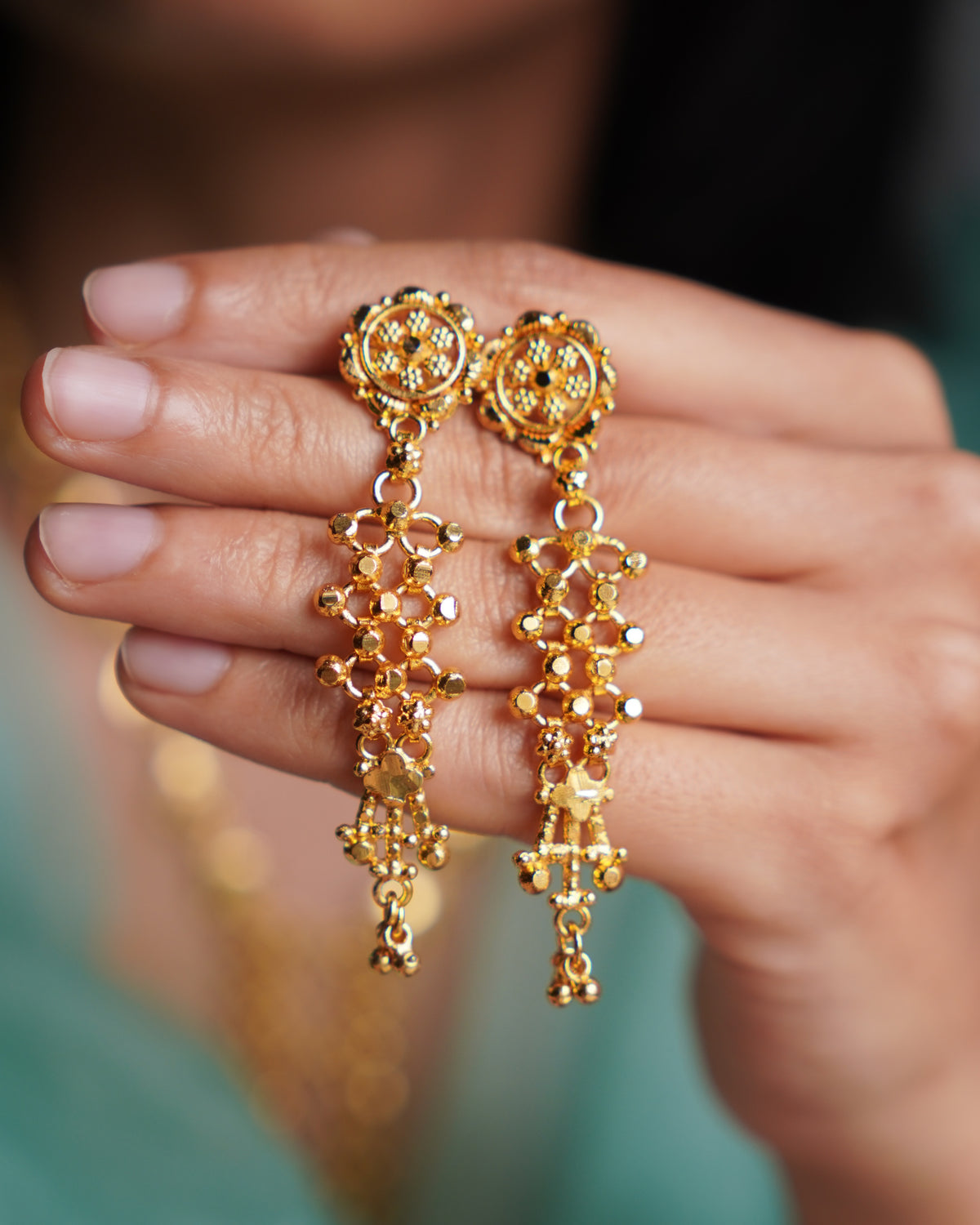 ORO- Flora Heart Motif Gold Plated Necklace & Earrings Set