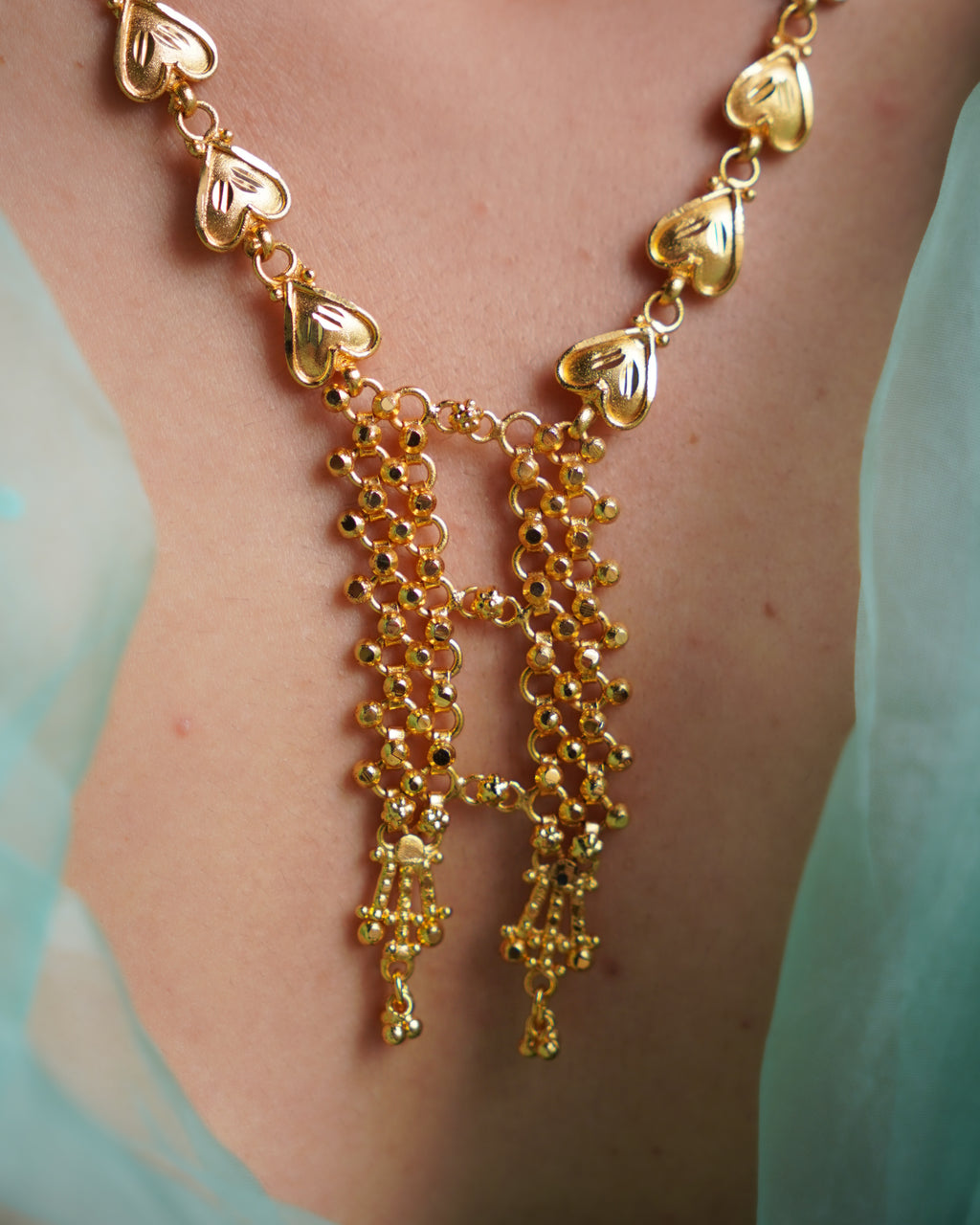 ORO- Flora Heart Motif Gold Plated Necklace & Earrings Set