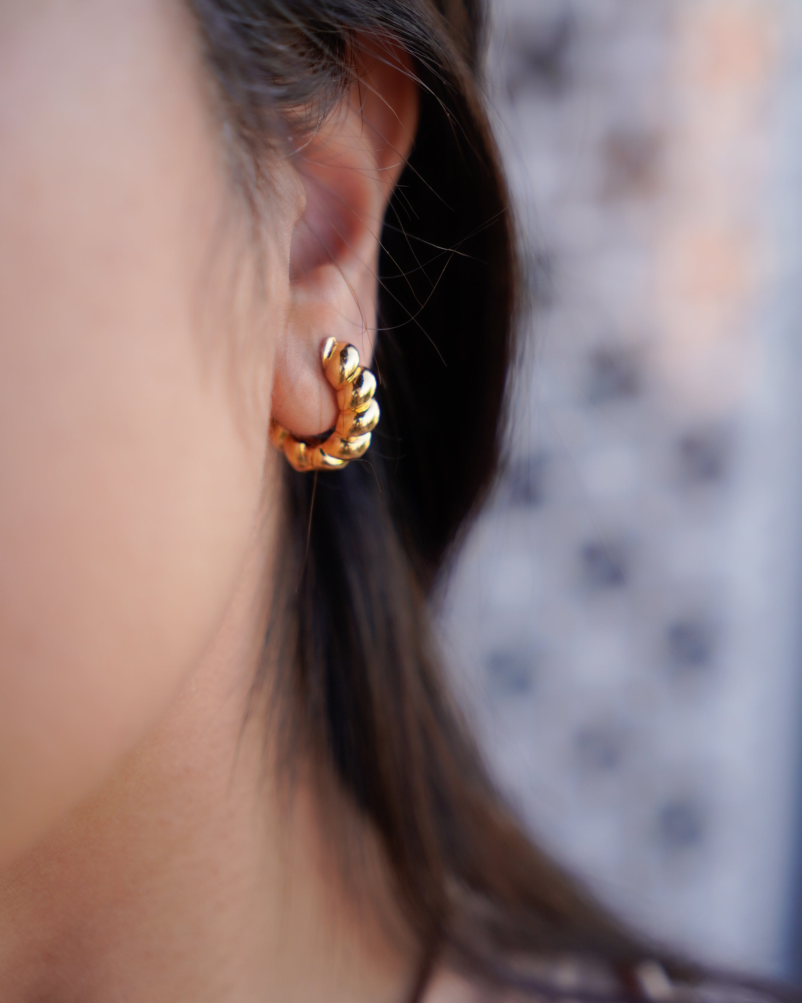 FLORA-Minimal Gold Hoop Earrings for Women | Everyday Lightweight Hoops