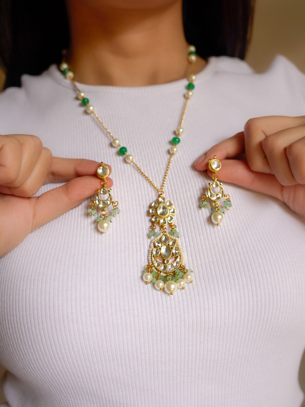 ZIKHIN- Timeless elegance Kundan Stone Necklace Set