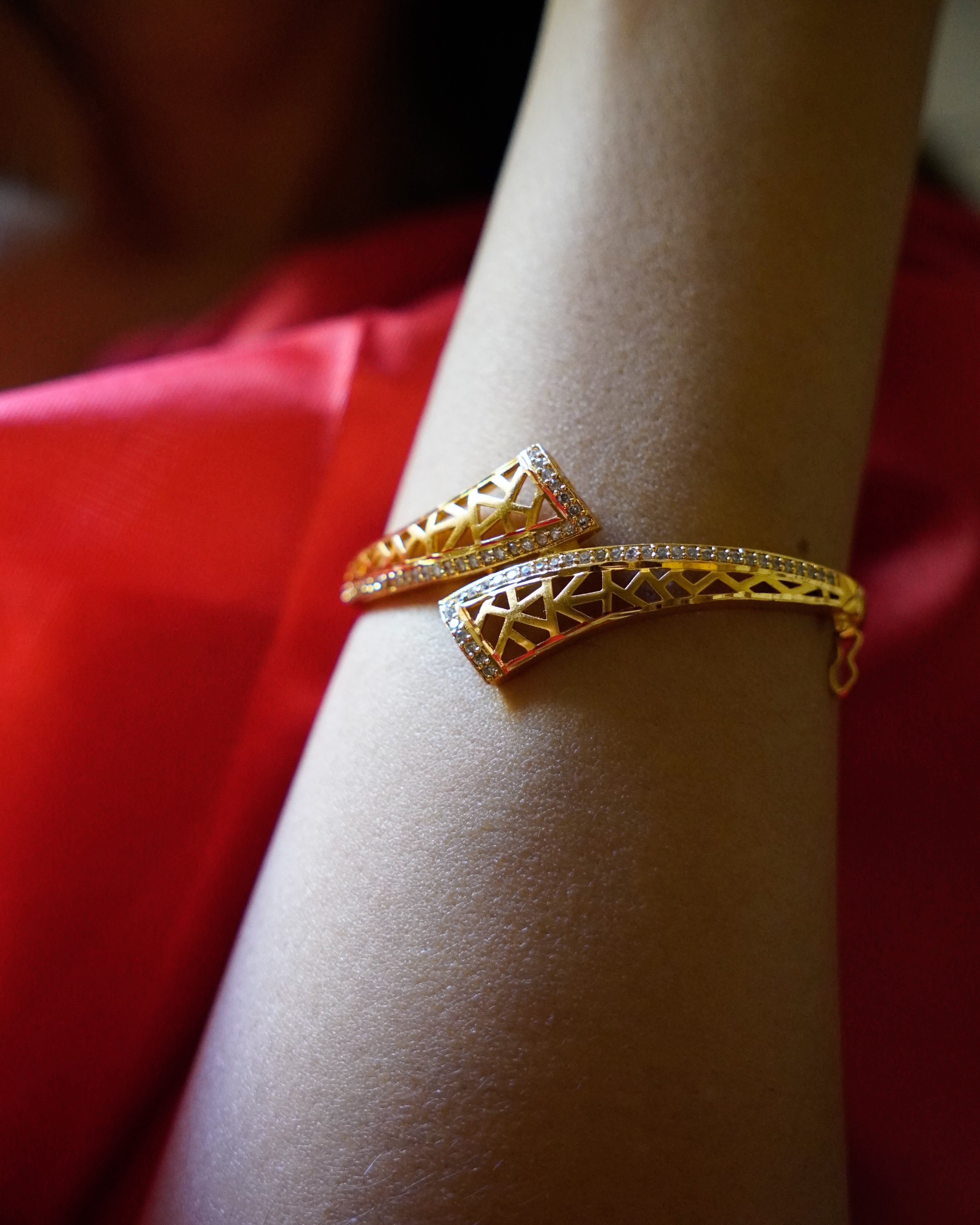 ORO-Beautiful Diamond Gold Bracelet