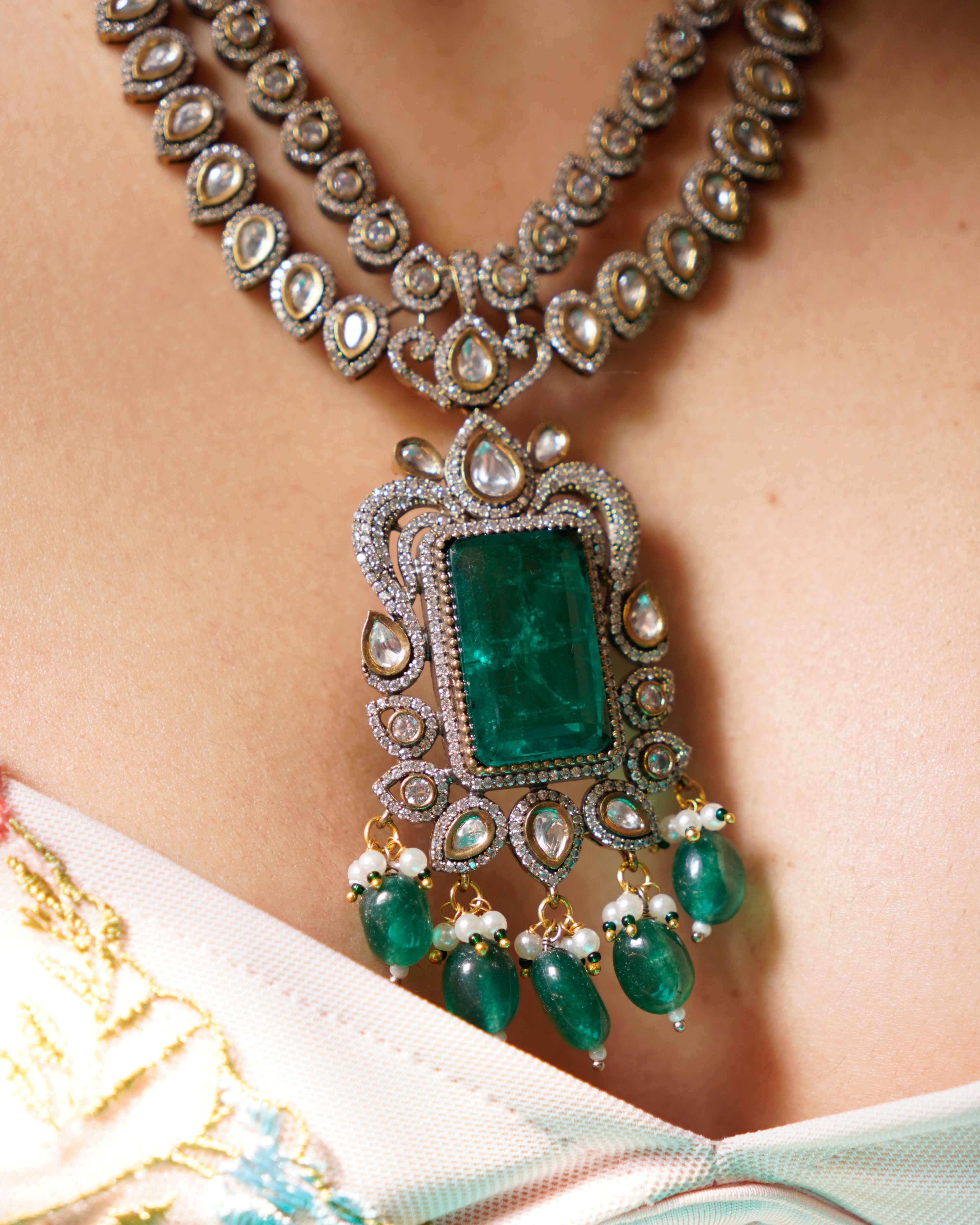 ROOP-Royal Victorian Kundan Stonework Necklace Set