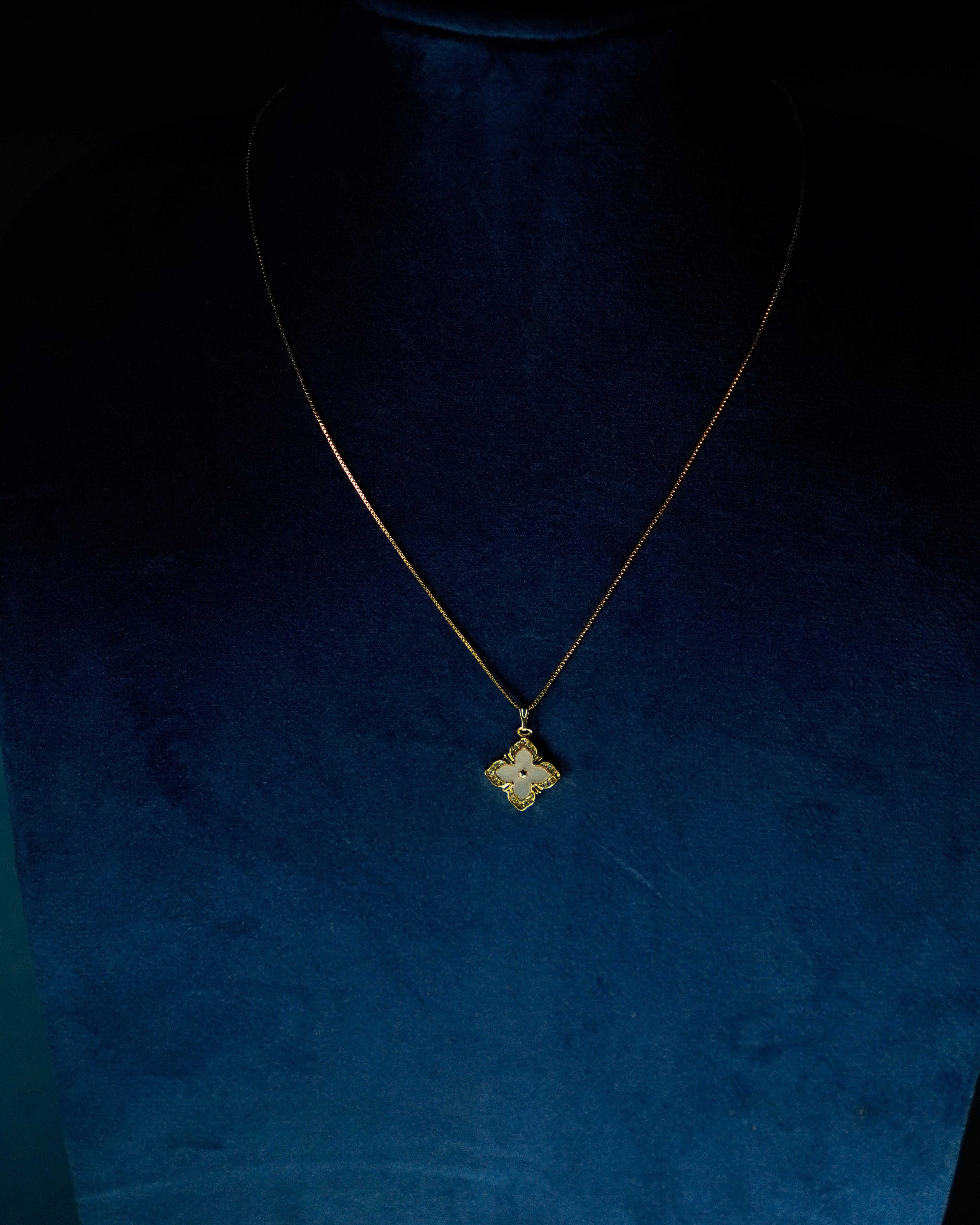 FLORA- Anti-Tarnish Gold Finish AD Clover Pendant Necklace with Mother of Pearl Shell