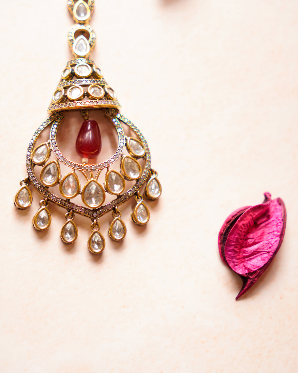 ROOP- Radiant Regal Maang Tikka