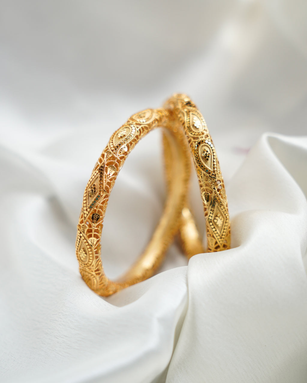 ORO- Gold Paisley Bangles