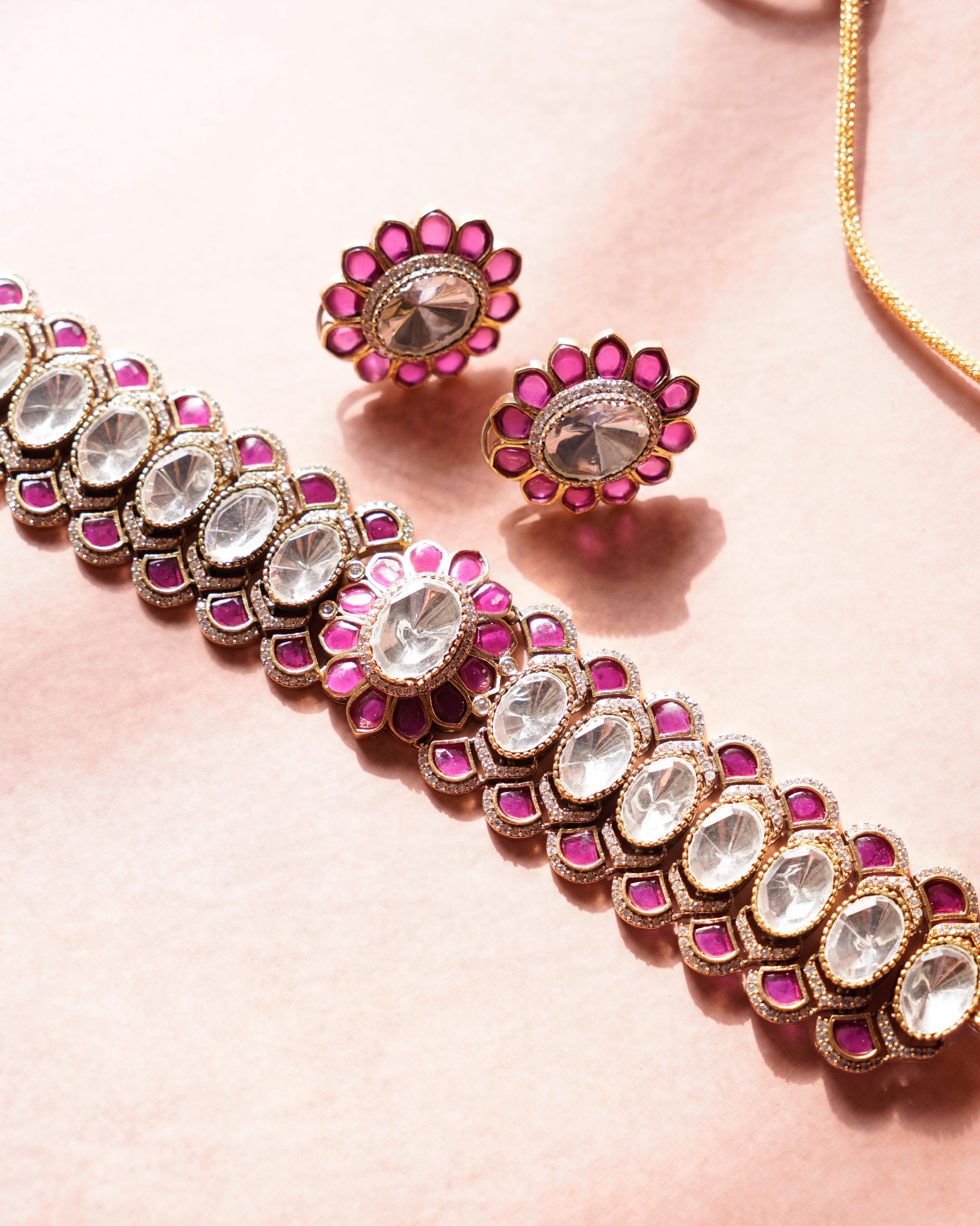ZIKHIN- Maharani Splendor Elegant Choker Set
