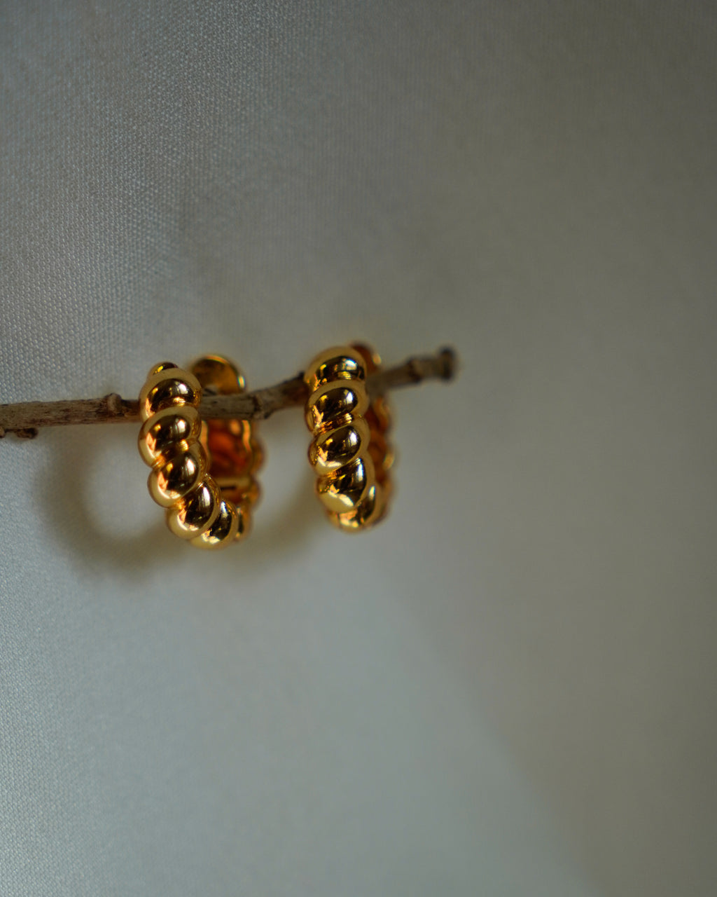 FLORA-Minimal Gold Hoop Earrings for Women | Everyday Lightweight Hoops