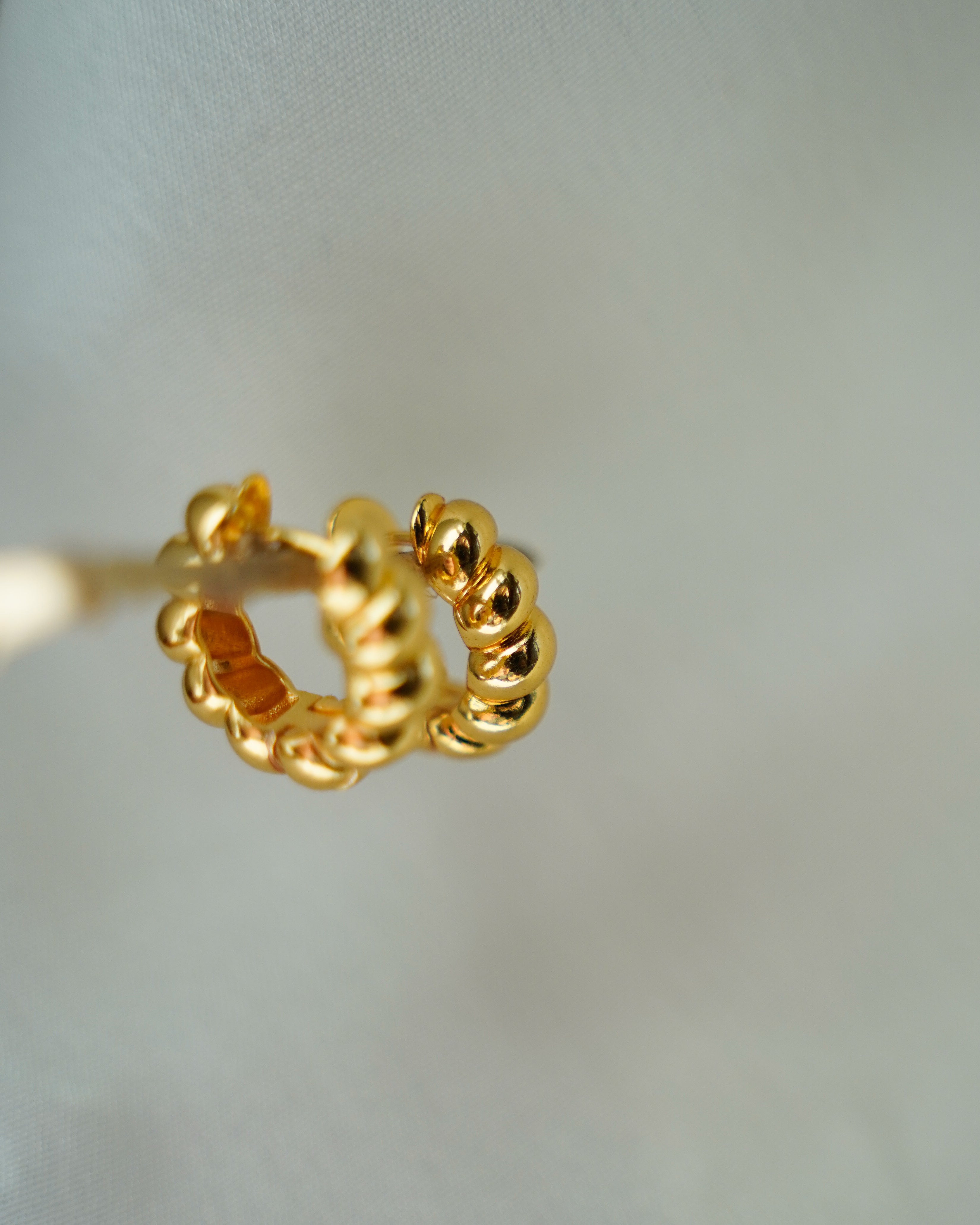 FLORA-Minimal Gold Hoop Earrings for Women | Everyday Lightweight Hoops
