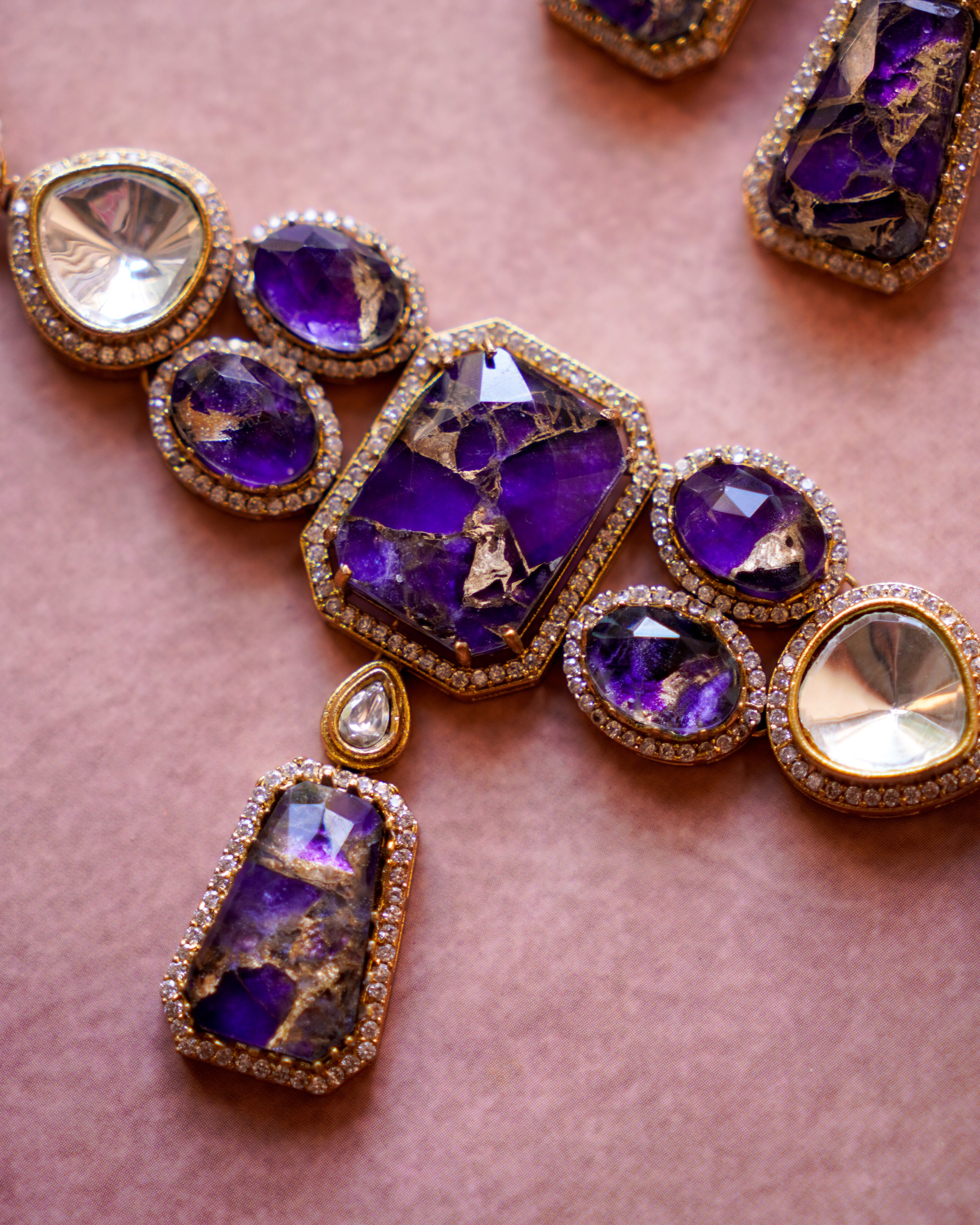 ZIKHIN- Royalty Necklace Choker Set