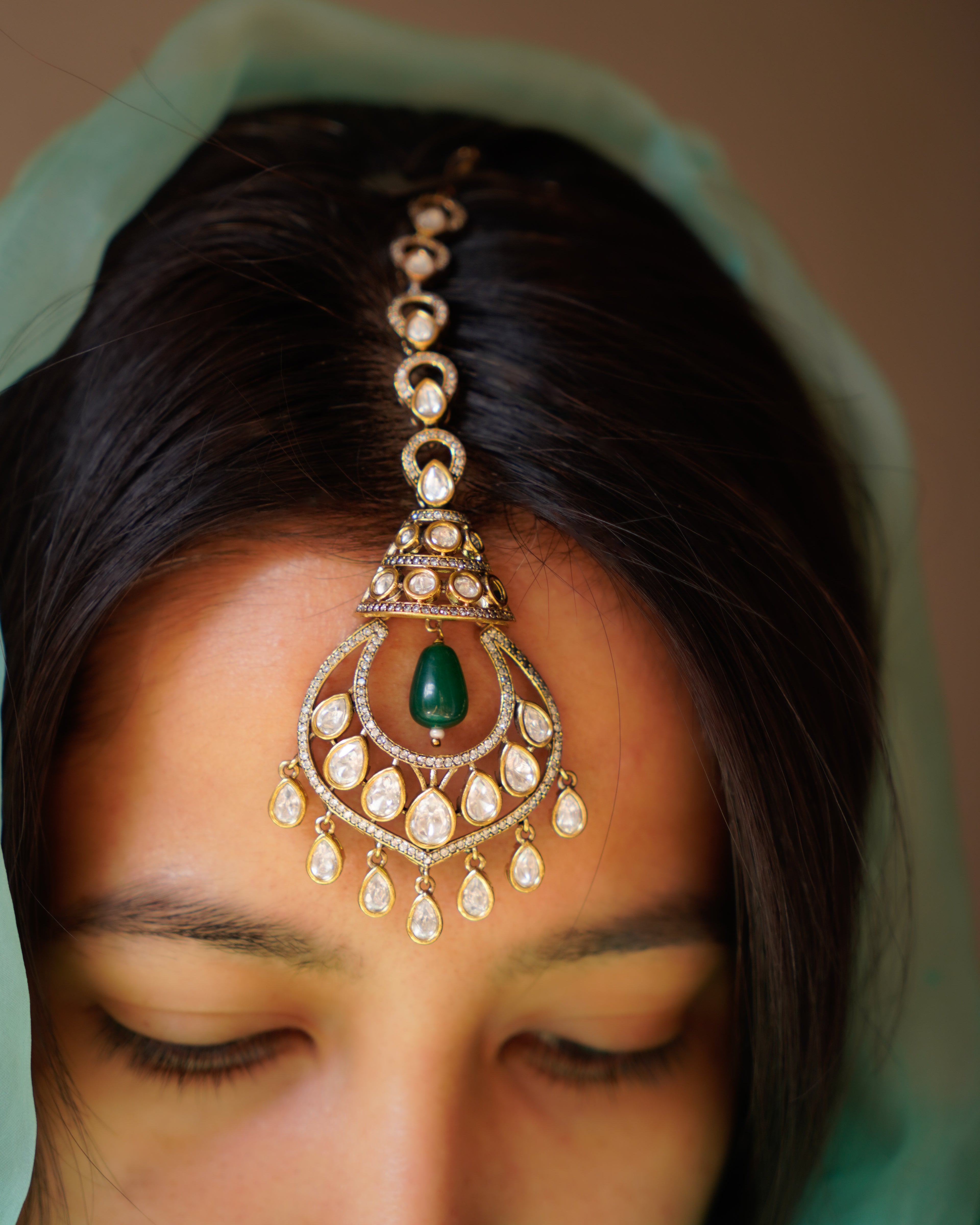 ROOP- Radiant Regal Maang Tikka