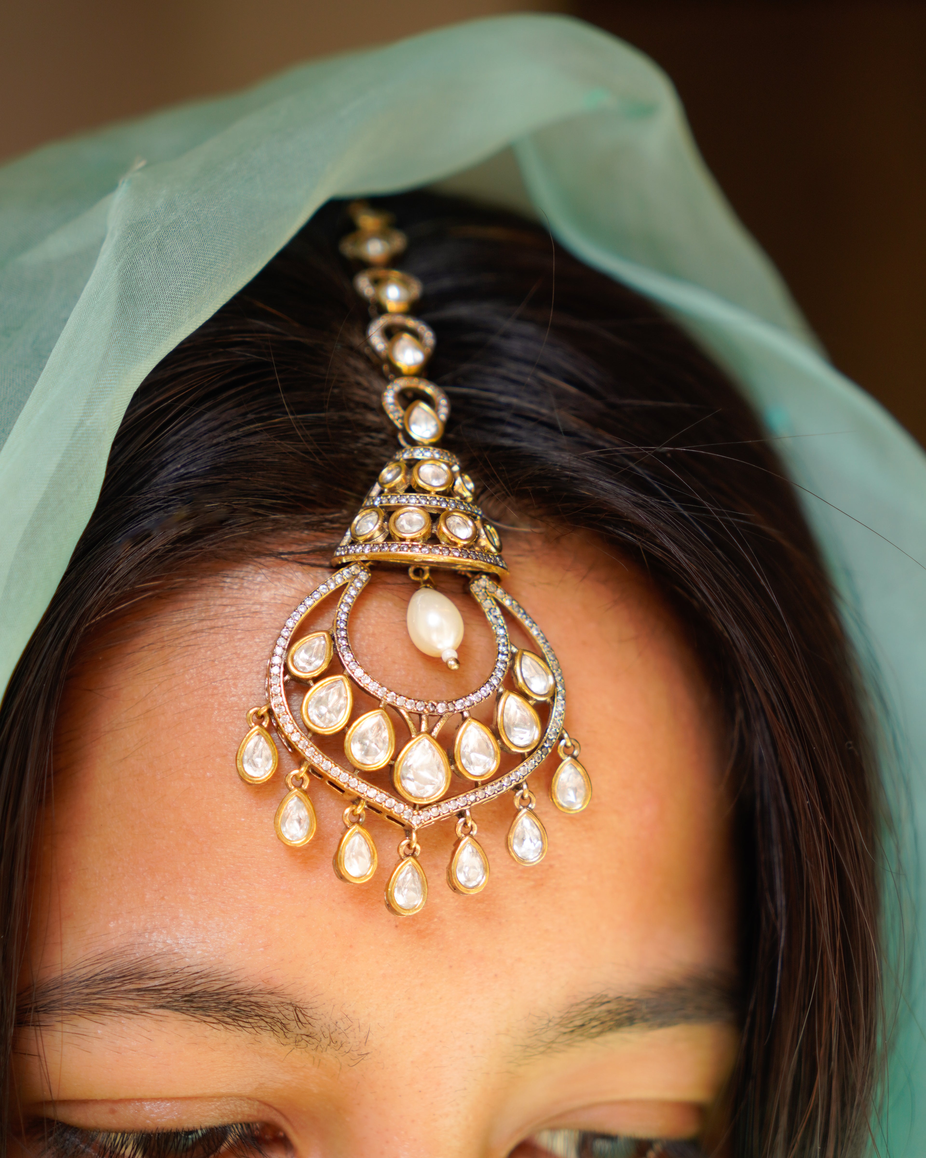ROOP- Radiant Regal Maang Tikka