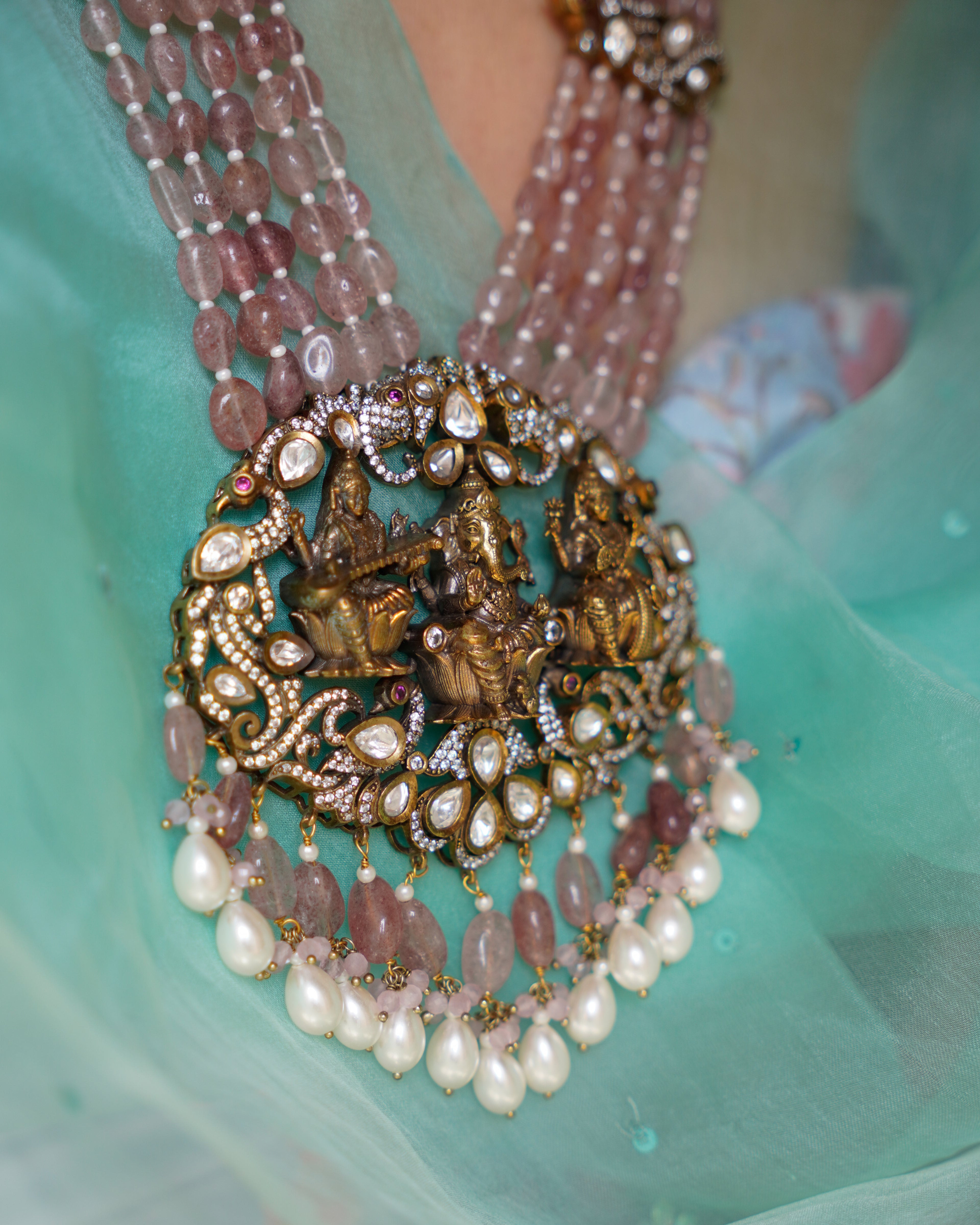 ZIKHIN - Divine Victorian Kundan Pendant Necklace set with Quartz Stones