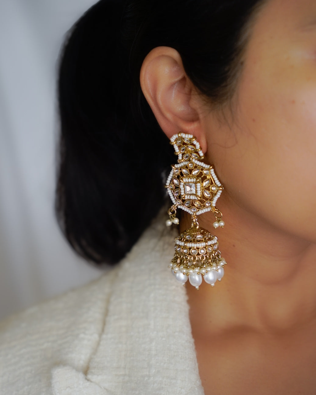 Antique Gold Tone Kundan & Pearls Jhumka Earrings