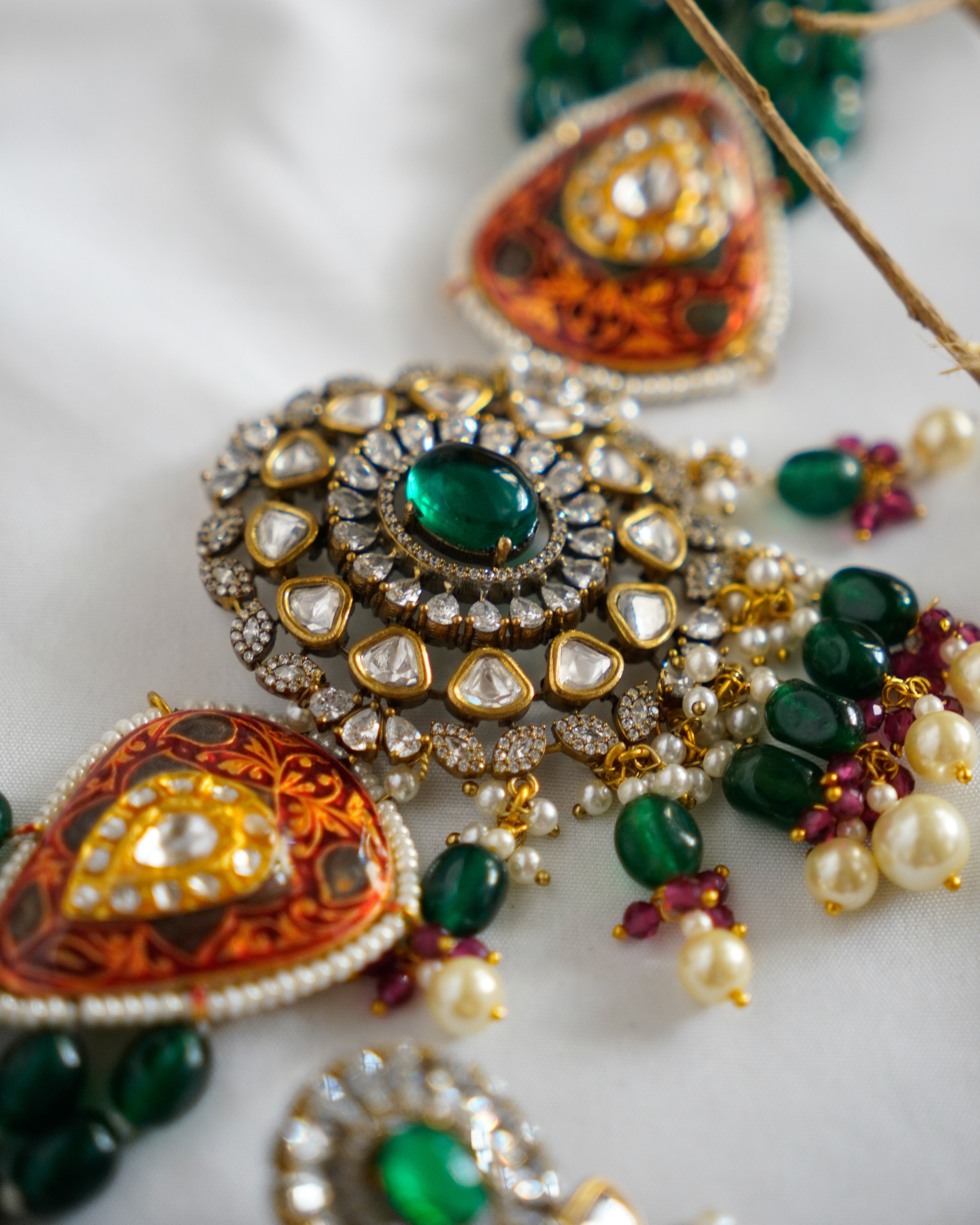 ZIKHIN- Radiant Elegance Kundan Choker Set with Stunning Red Quartz