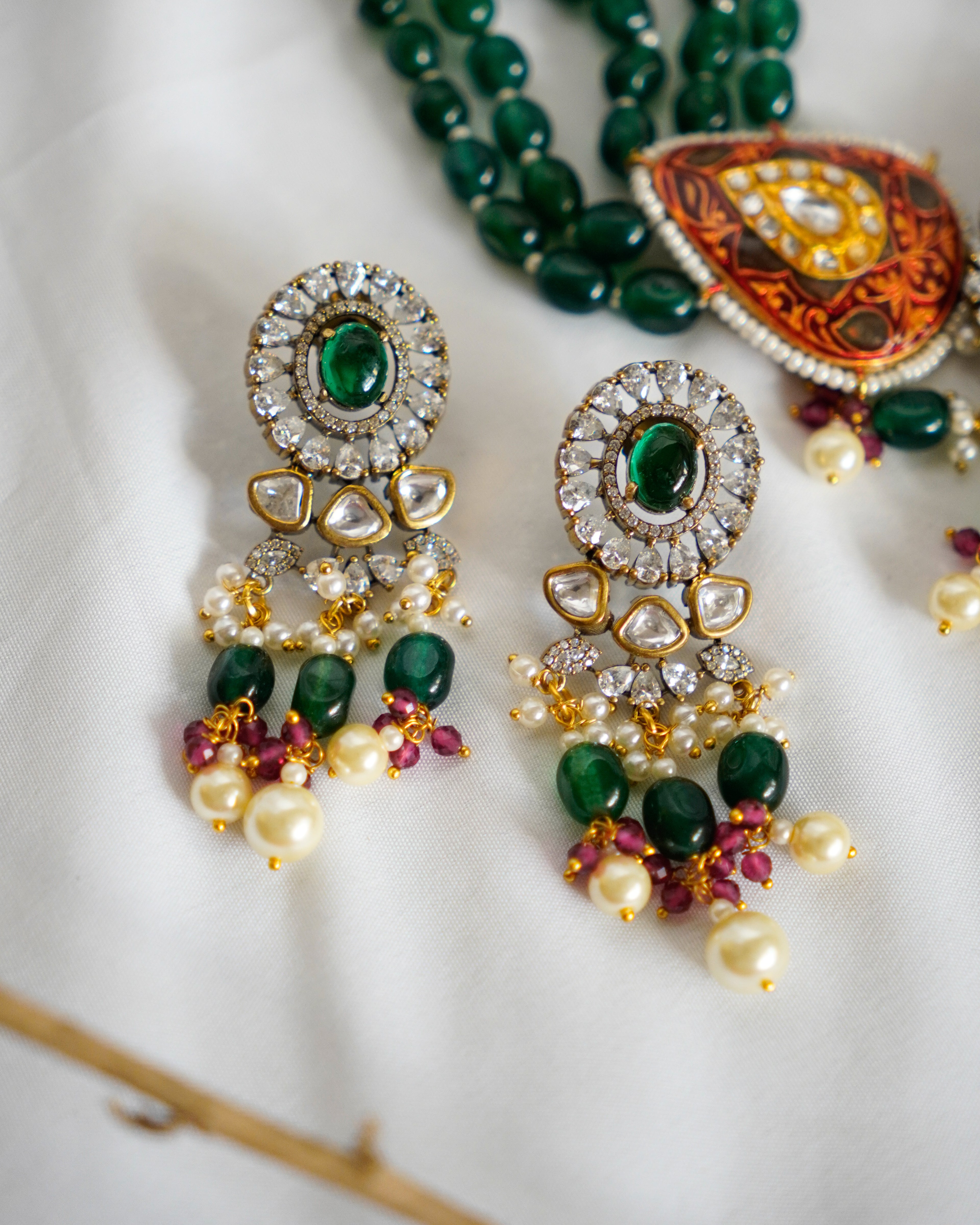 ZIKHIN- Radiant Elegance Kundan Choker Set with Stunning Red Quartz