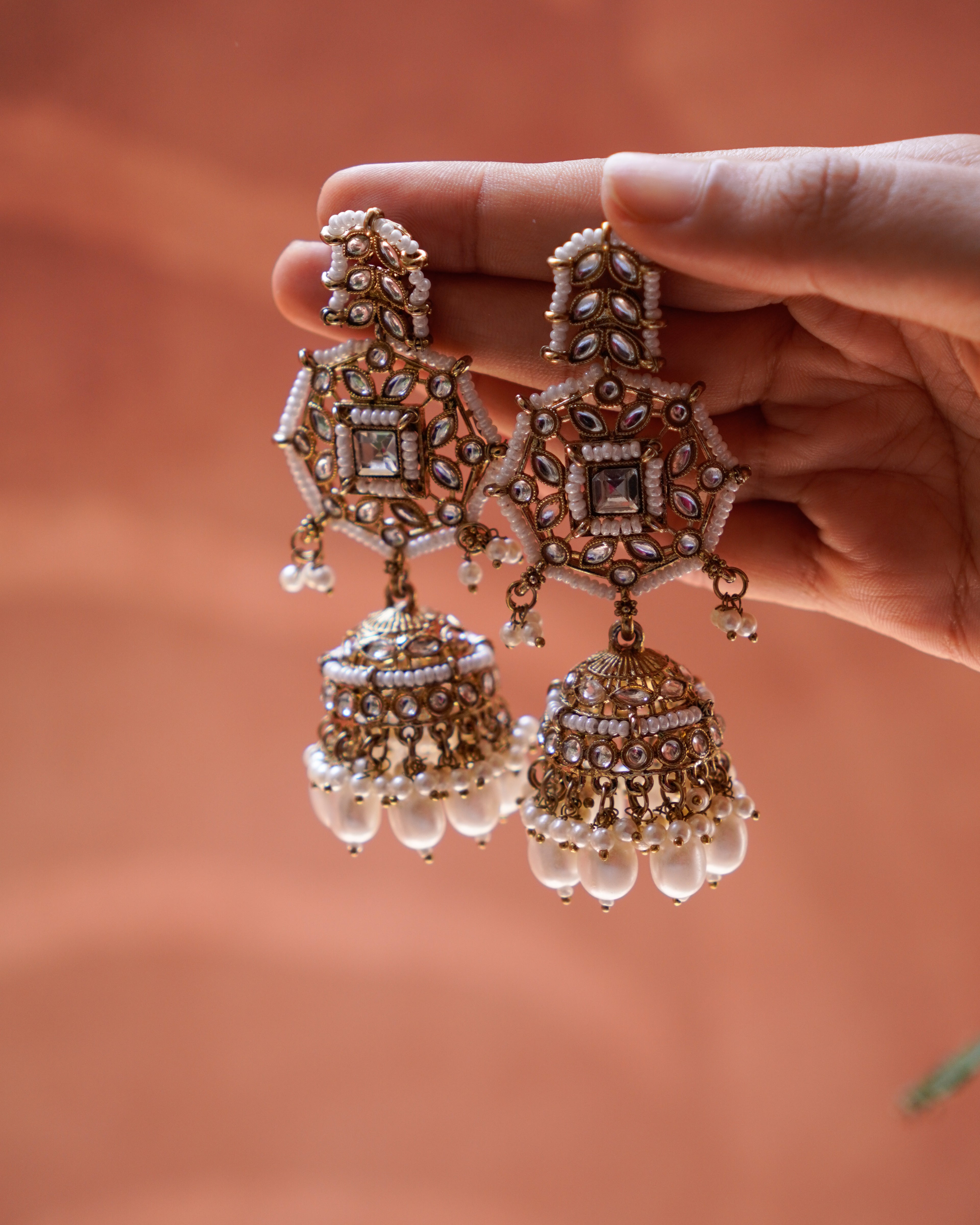 Antique Gold Tone Kundan & Pearls Jhumka Earrings