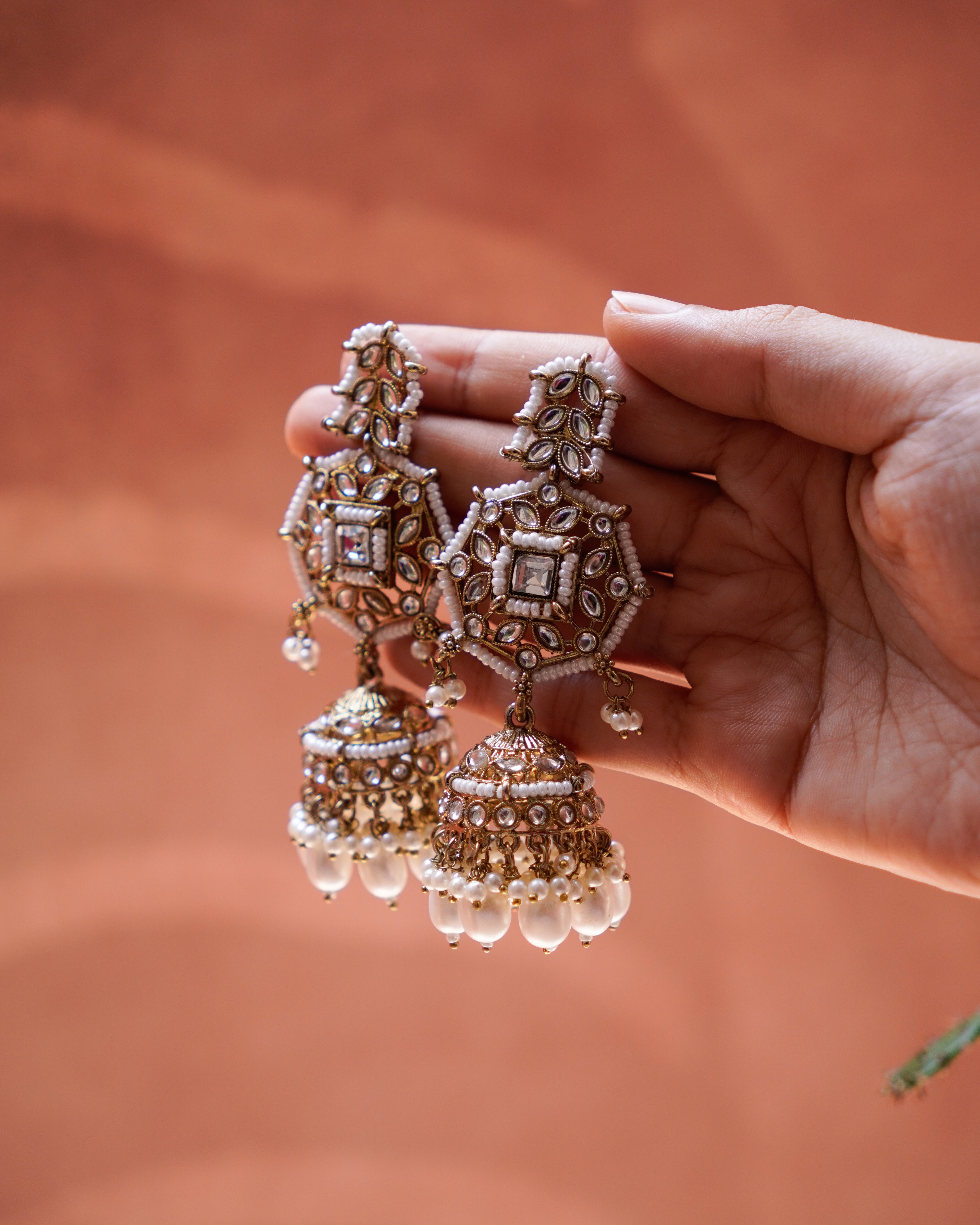 Antique Gold Tone Kundan & Pearls Jhumka Earrings