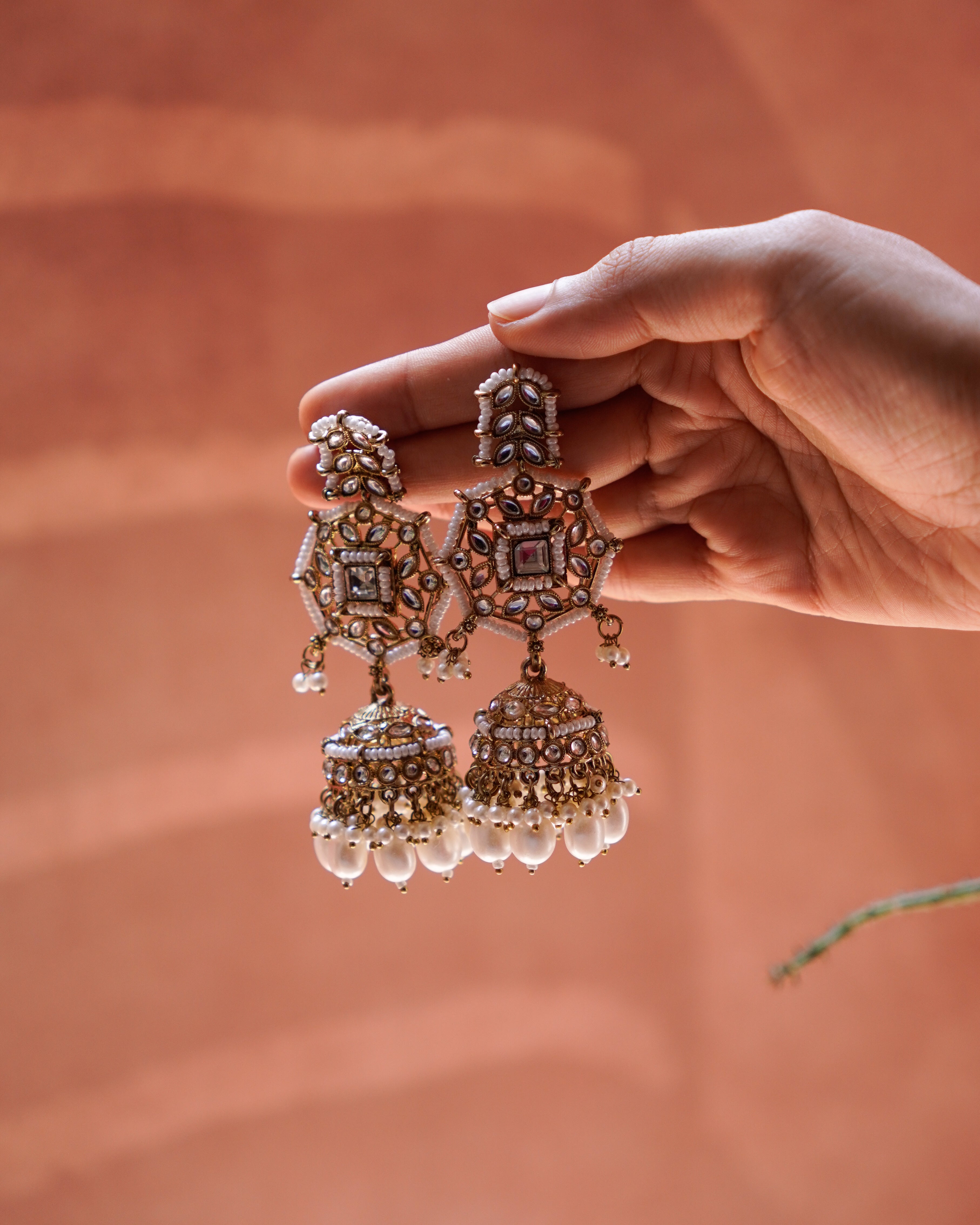Antique Gold Tone Kundan & Pearls Jhumka Earrings