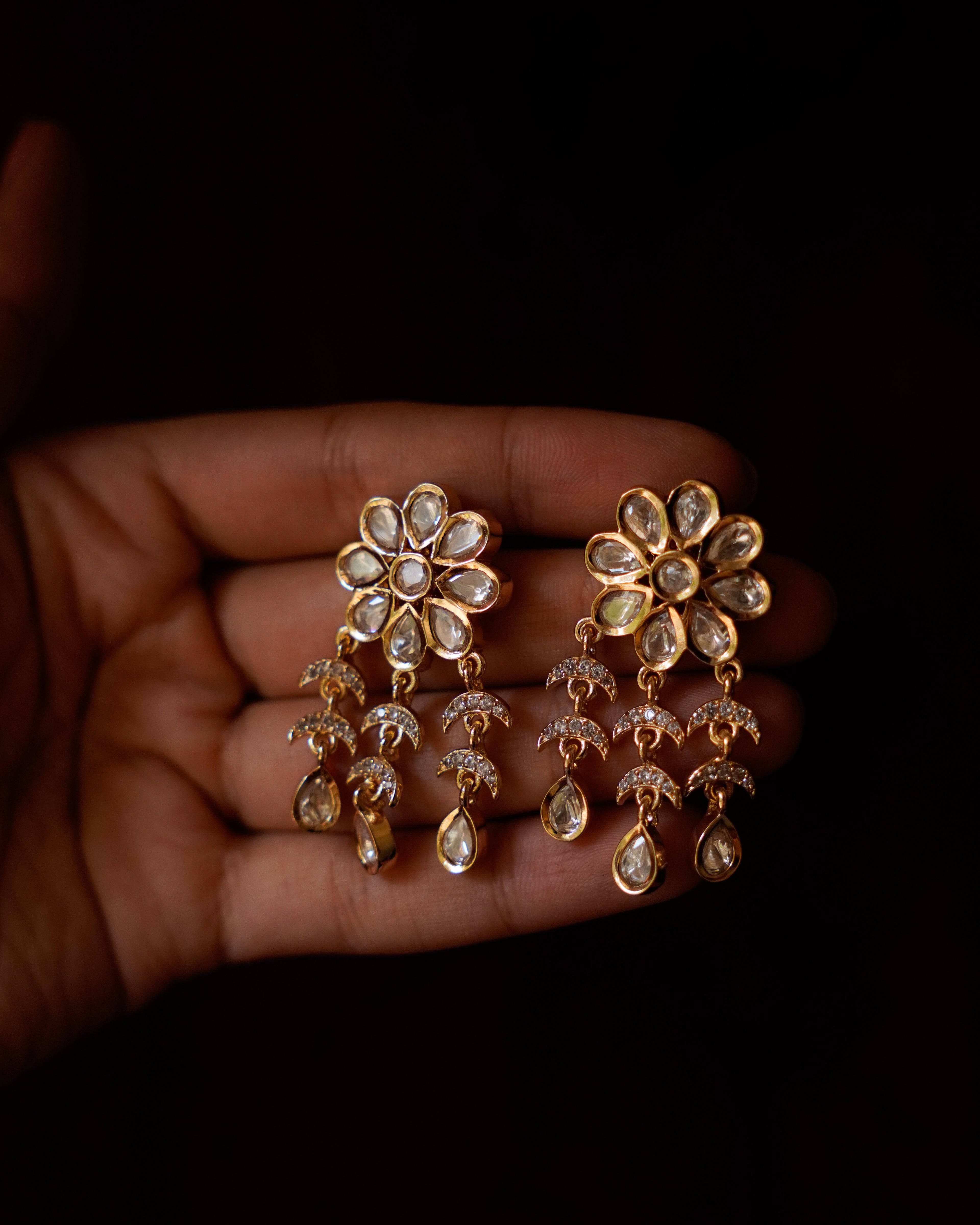 ROOP-Elegant Floral and Teardrop Dangle Earrings