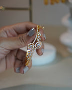 ORO- Ad Studded Leaf Style Bracelet