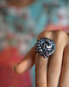 Anassa- The peacock's Embrace Regal Ring