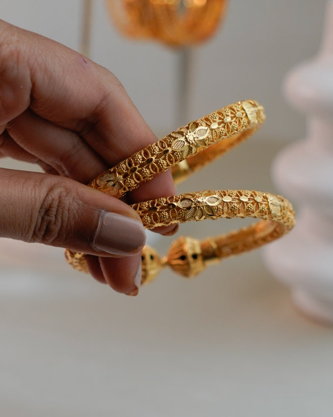 ORO-Gold Traditional Bangles
