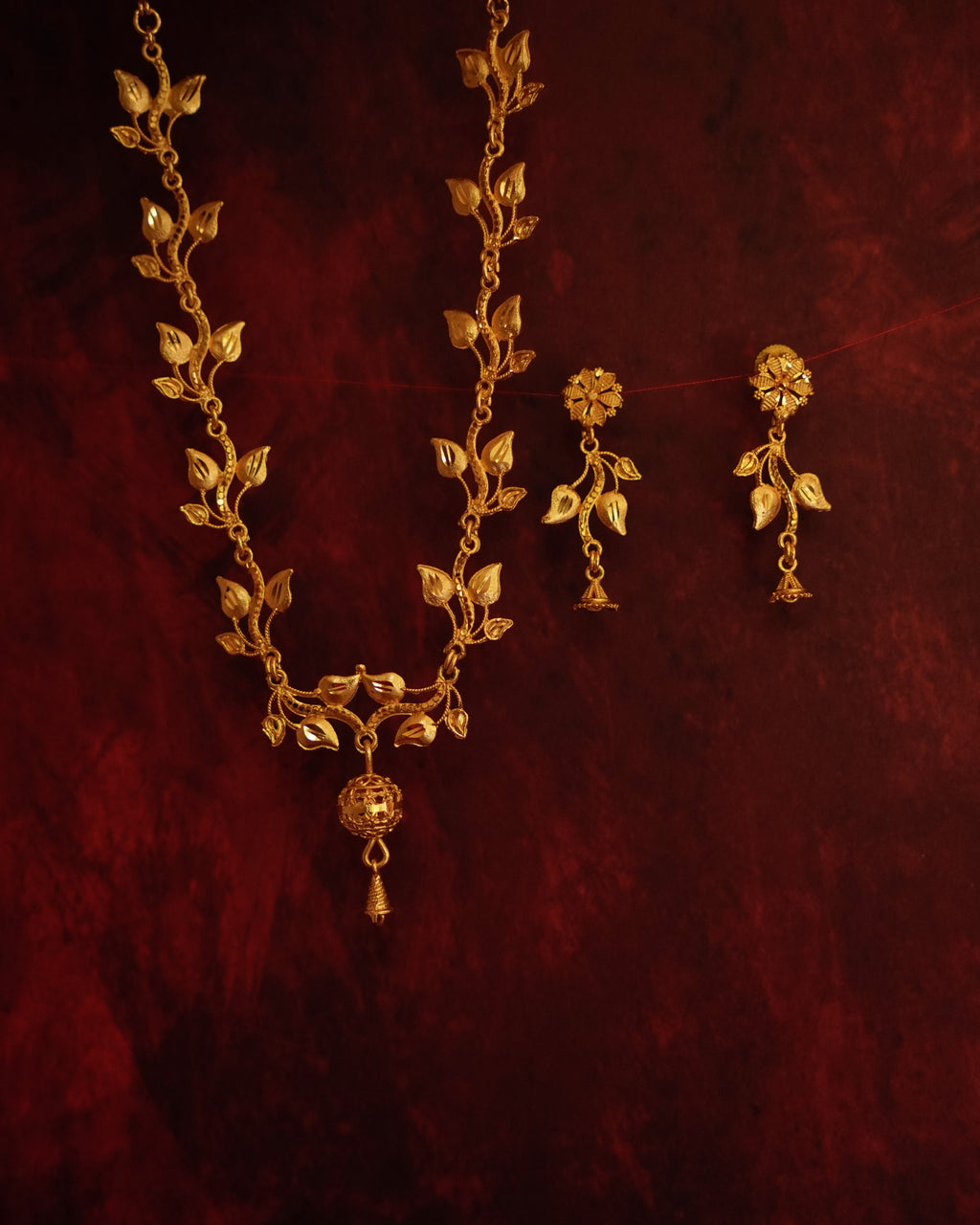 ORO-Royal Leaf Pattern Gold Necklace Set