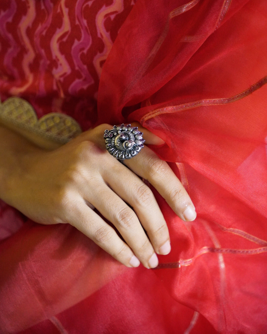 Anassa- The peacock's Embrace Regal Ring