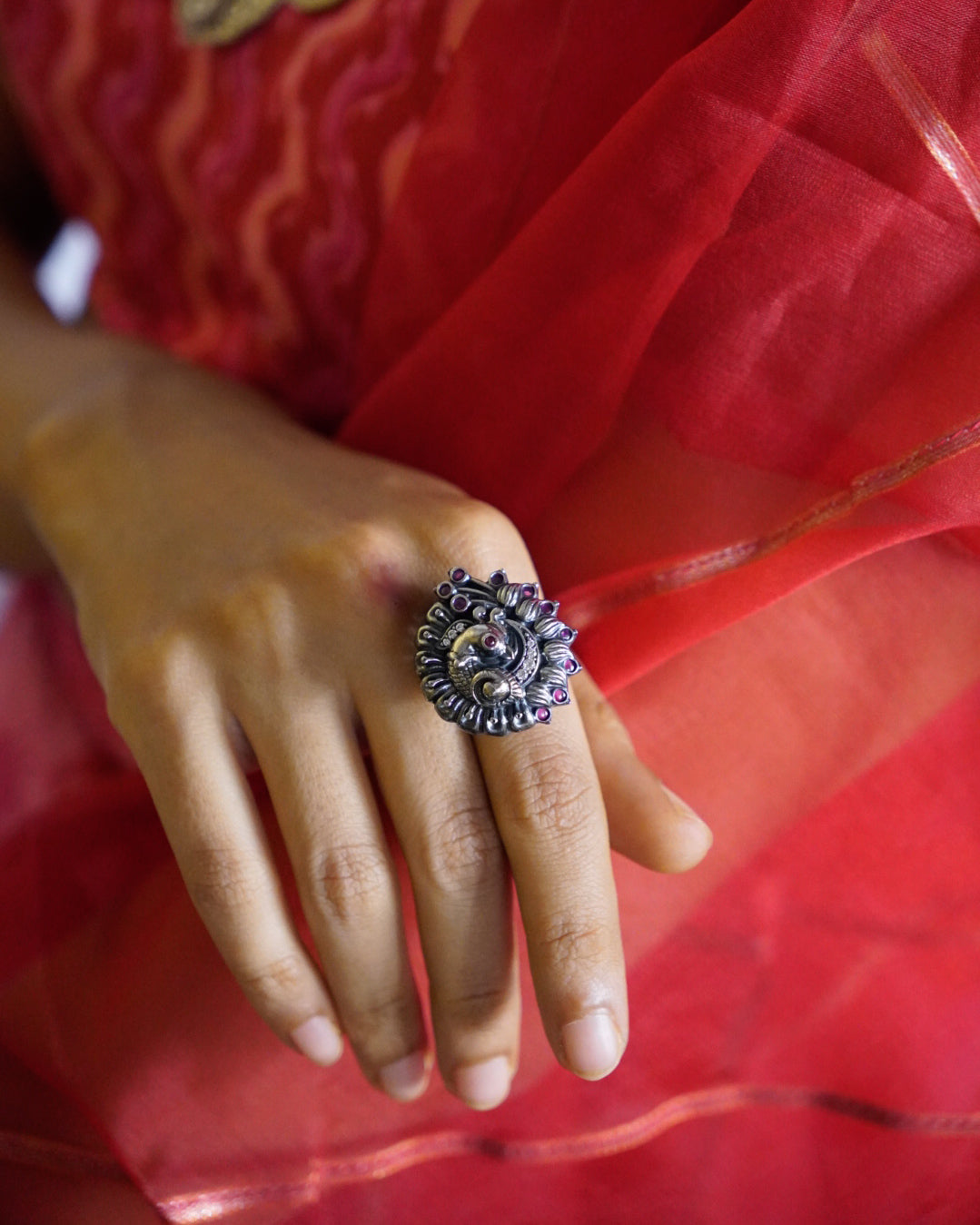 Anassa- The peacock's Embrace Regal Ring