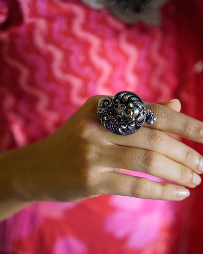 Anassa-Ganesh Gleaming Radiant Ring