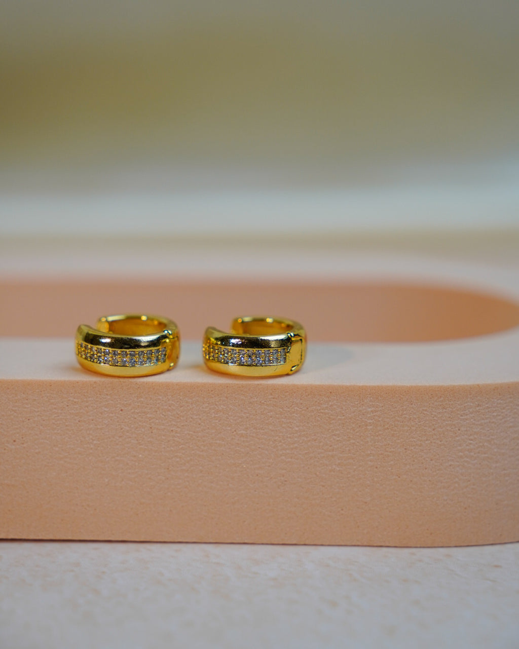 ORO-Round Everyday wear Hoops